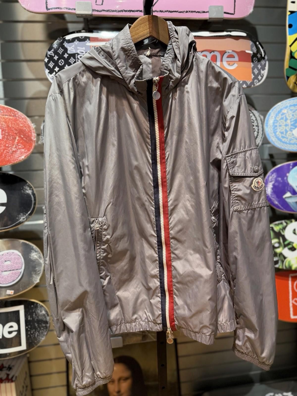 Moncler Moncler Keralle Giubbotto Windbreaker Grey Jacket Size 7 Size US XL / EU 56 / 4 - 4 Thumbnail