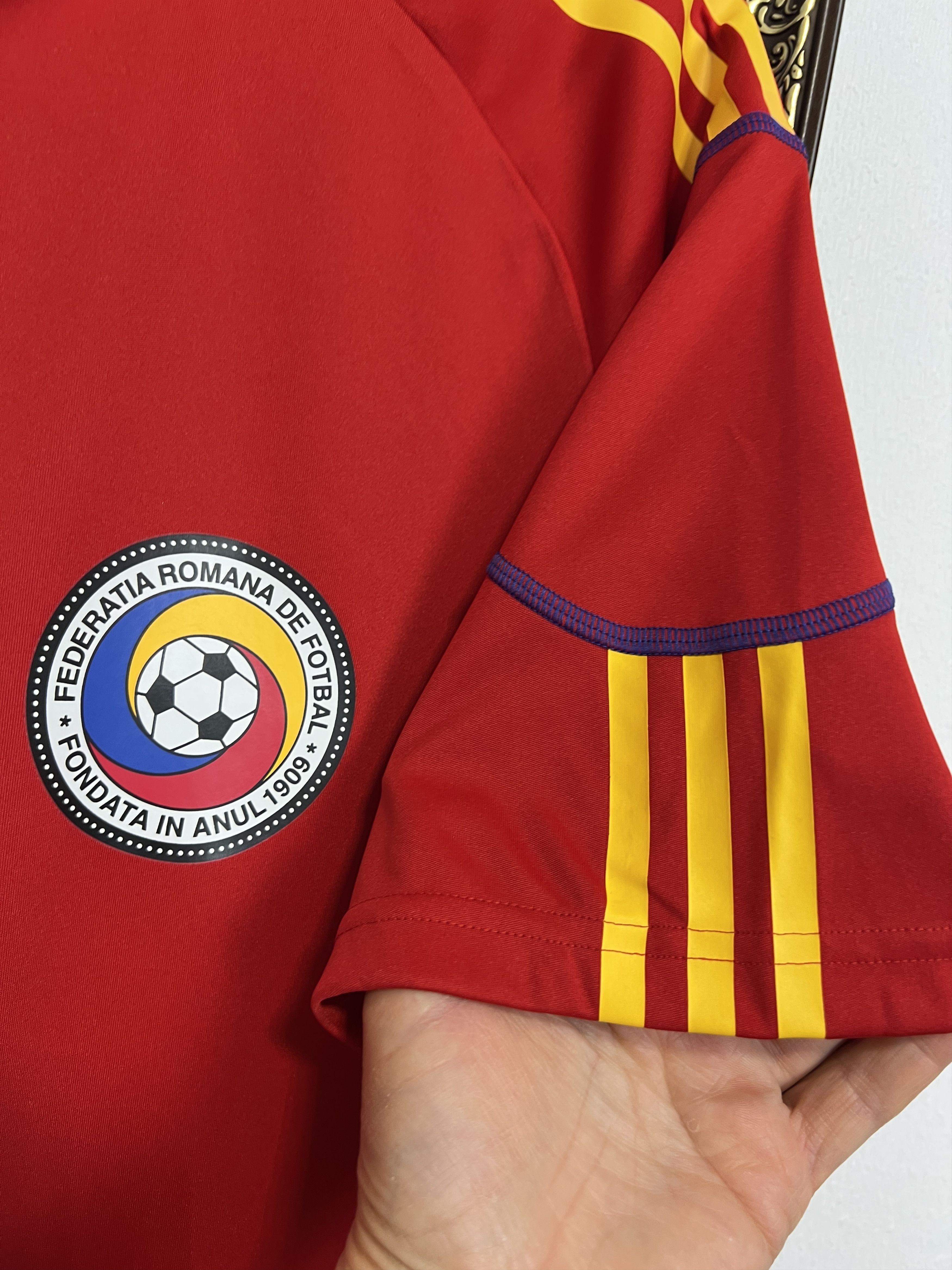 Adidas Romania Away football shirt Soccer Jersey Nationa Trikot Size US XL / EU 56 / 4 - 4 Thumbnail