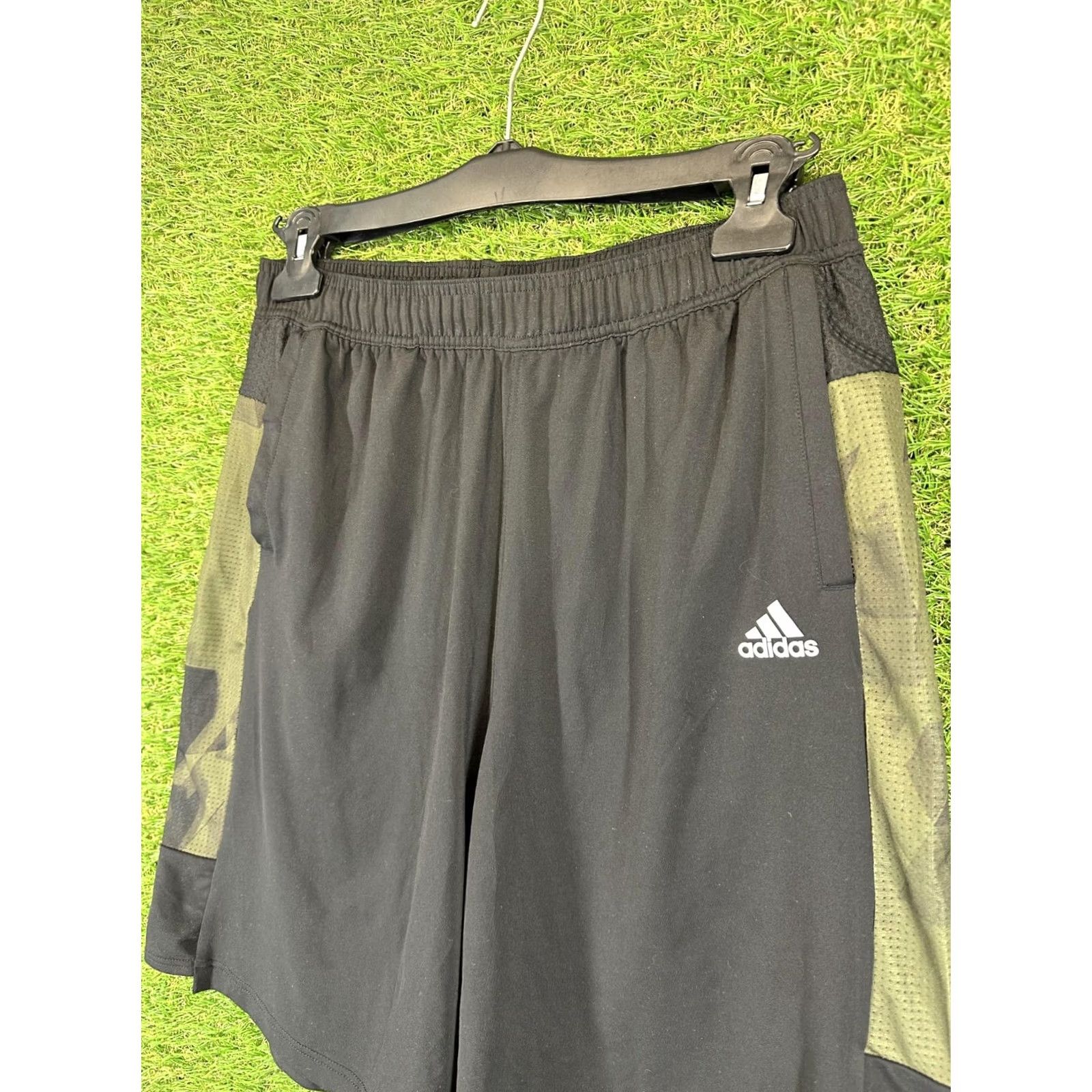 Adidas ADIDAS MEN SPORT TRAINING SHORTS M MEDIUM BLACK S18215 Size US 31 - 2 Thumbnail