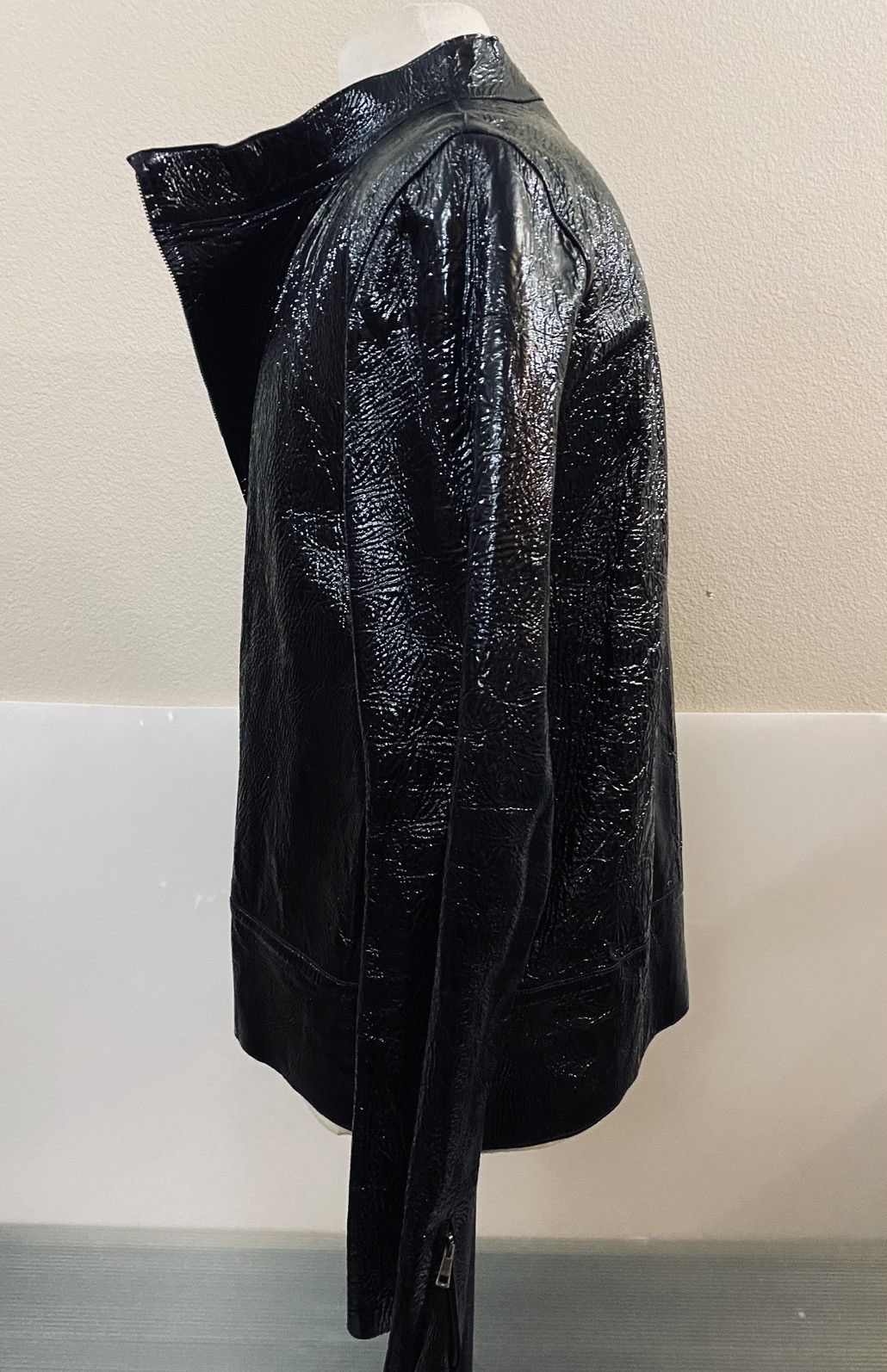 Gucci Gucci x Tom Ford 🇮🇹 black naplack leather asymm jacket 50 Size US M / EU 48-50 / 2 - 5 Thumbnail