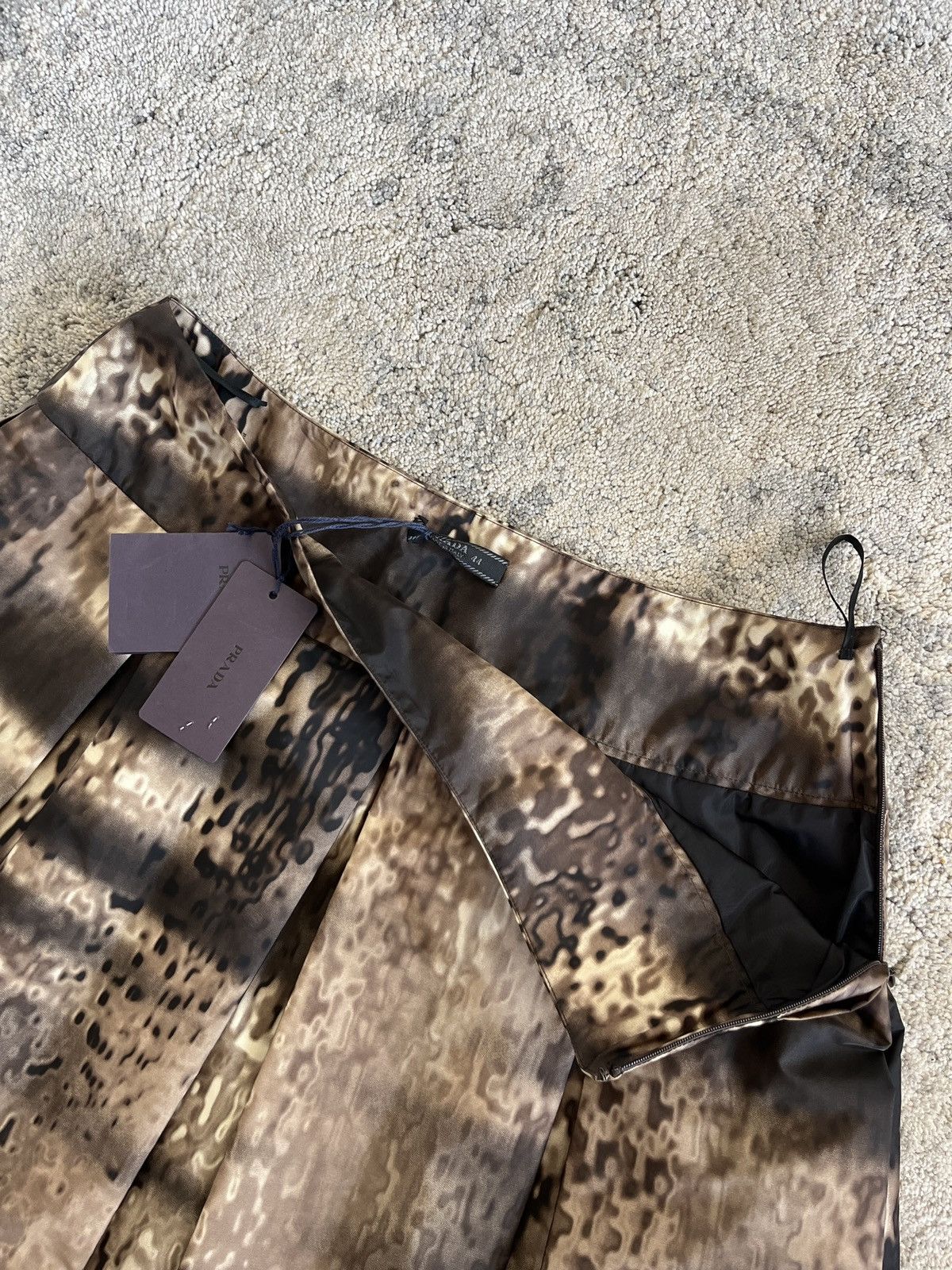 Prada Prada F/W2004 print skirt Size 30" / US 8 / IT 44 - 3 Thumbnail