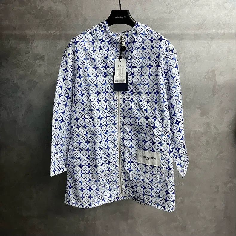 Louis Vuitton Louis Vuitton Blue Logo full-print hooded jacket Size XS / US 0-2 / IT 36-38 - 1 Thumbnail