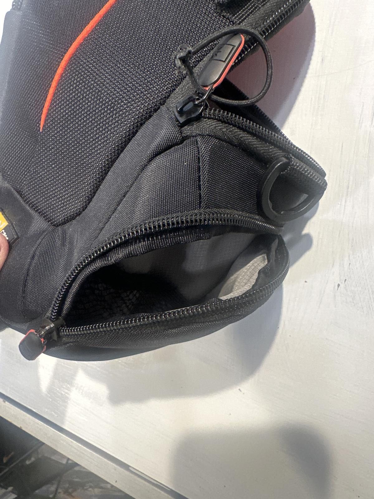 Other Case Logic Small Camera Bag with 3 pockets Size ONE SIZE - 9 Thumbnail