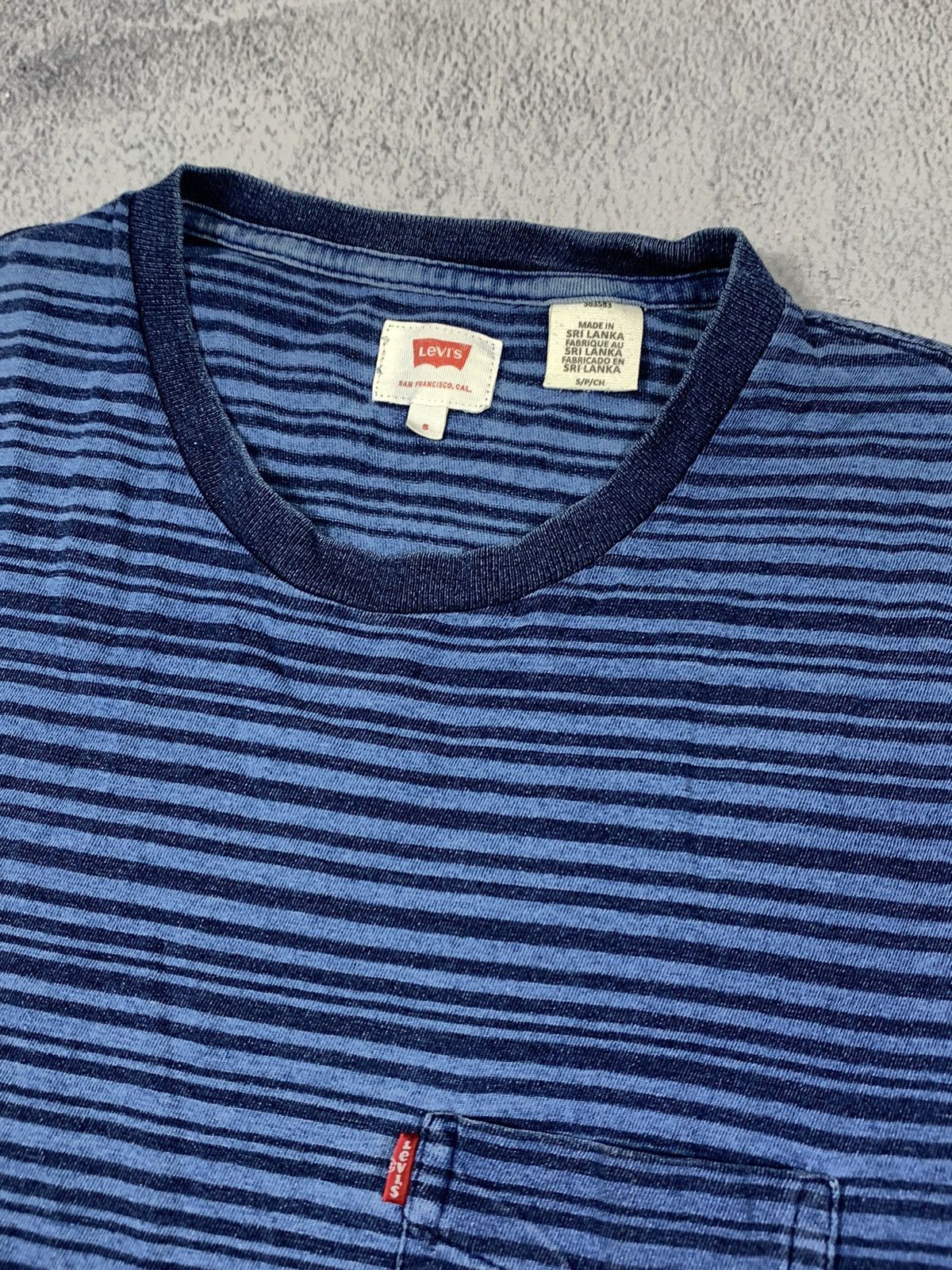 Levi's × Vintage Vintage Y2K Levi’s striped t-shirt casual streetwear size S Size US S / EU 44-46 / 1 - 3 Thumbnail