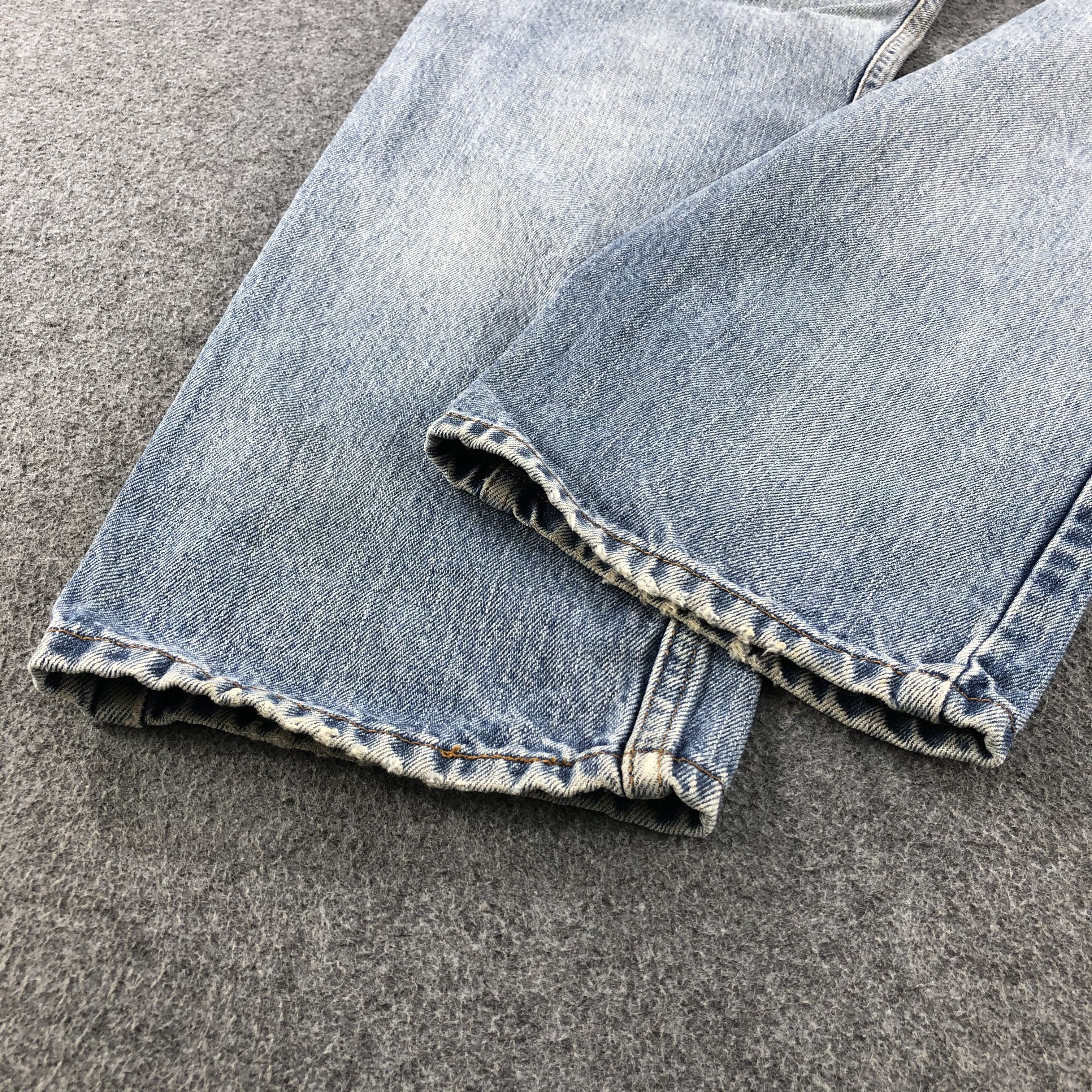 Distress Light Wash Vintage Levis 505 Jeans-J1142