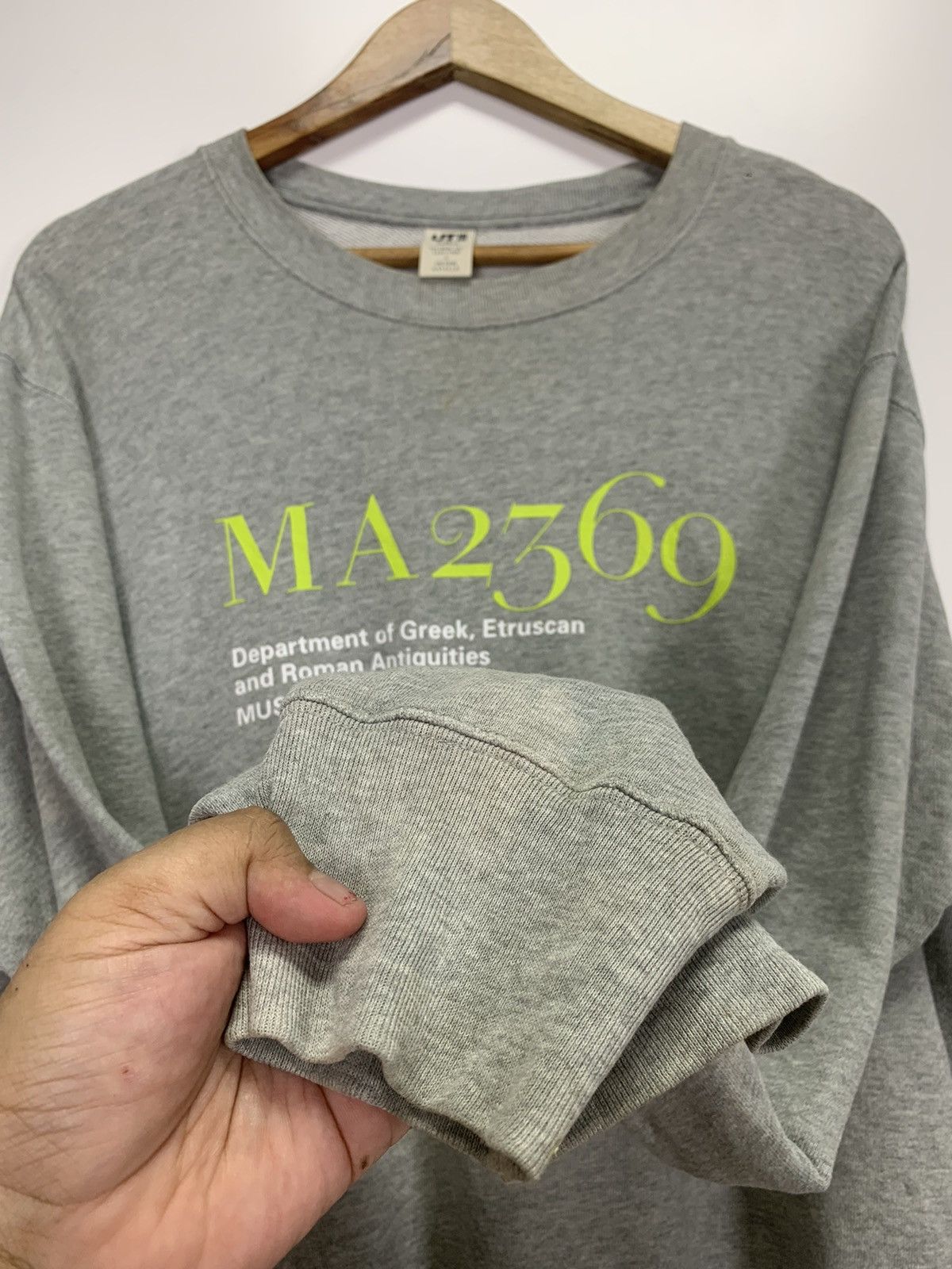 Uniqlo Uniqlo Sweater Size US XL / EU 56 / 4 - 8 Thumbnail