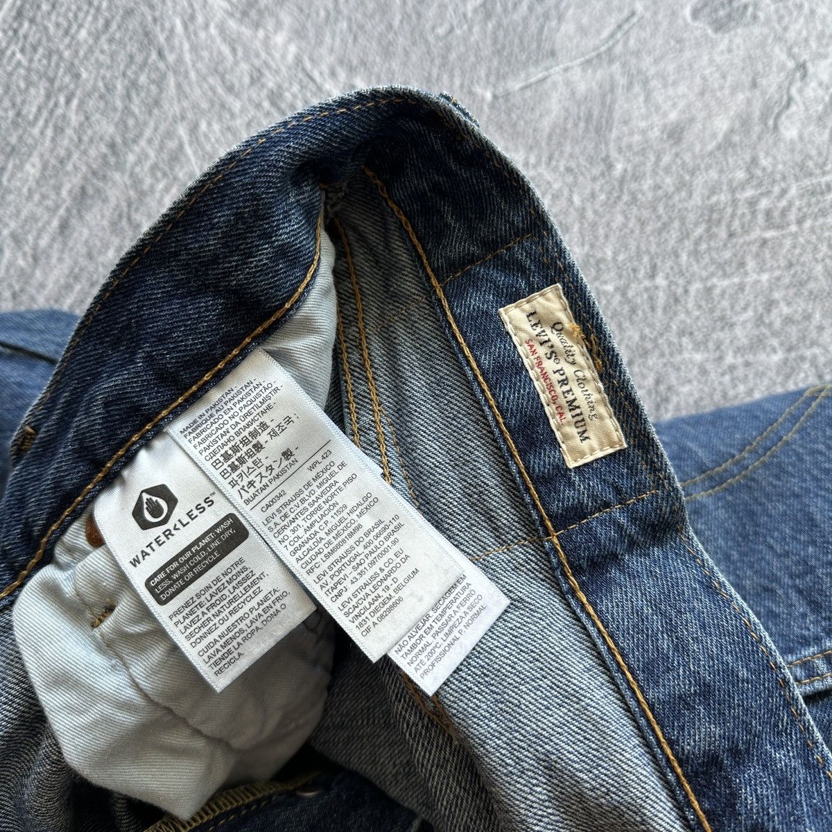 Levi's Men’s Jeans Levi’s 501 Premium Dark Blue Size: 36/32 Size US 36 / EU 52 - 13 Thumbnail