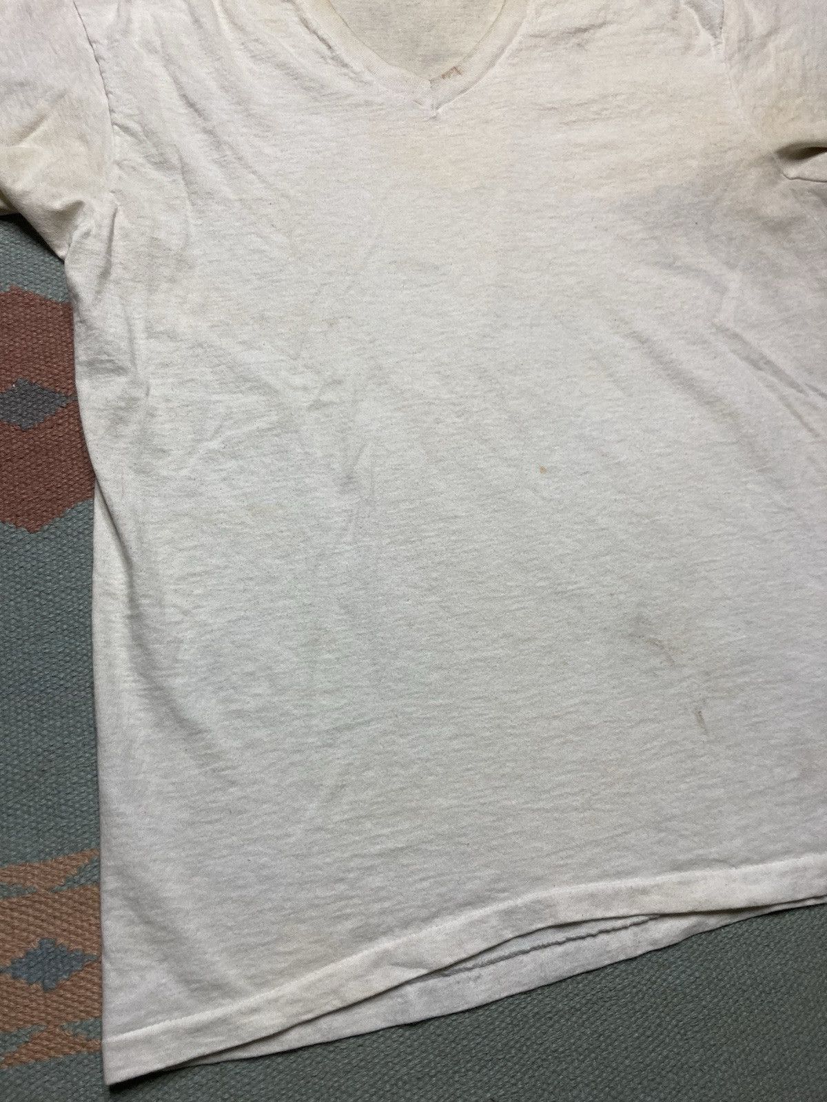 Vintage Vtg blank white tshirt v neck grunge single stitch cotton XL Size US XL / EU 56 / 4 - 3 Thumbnail
