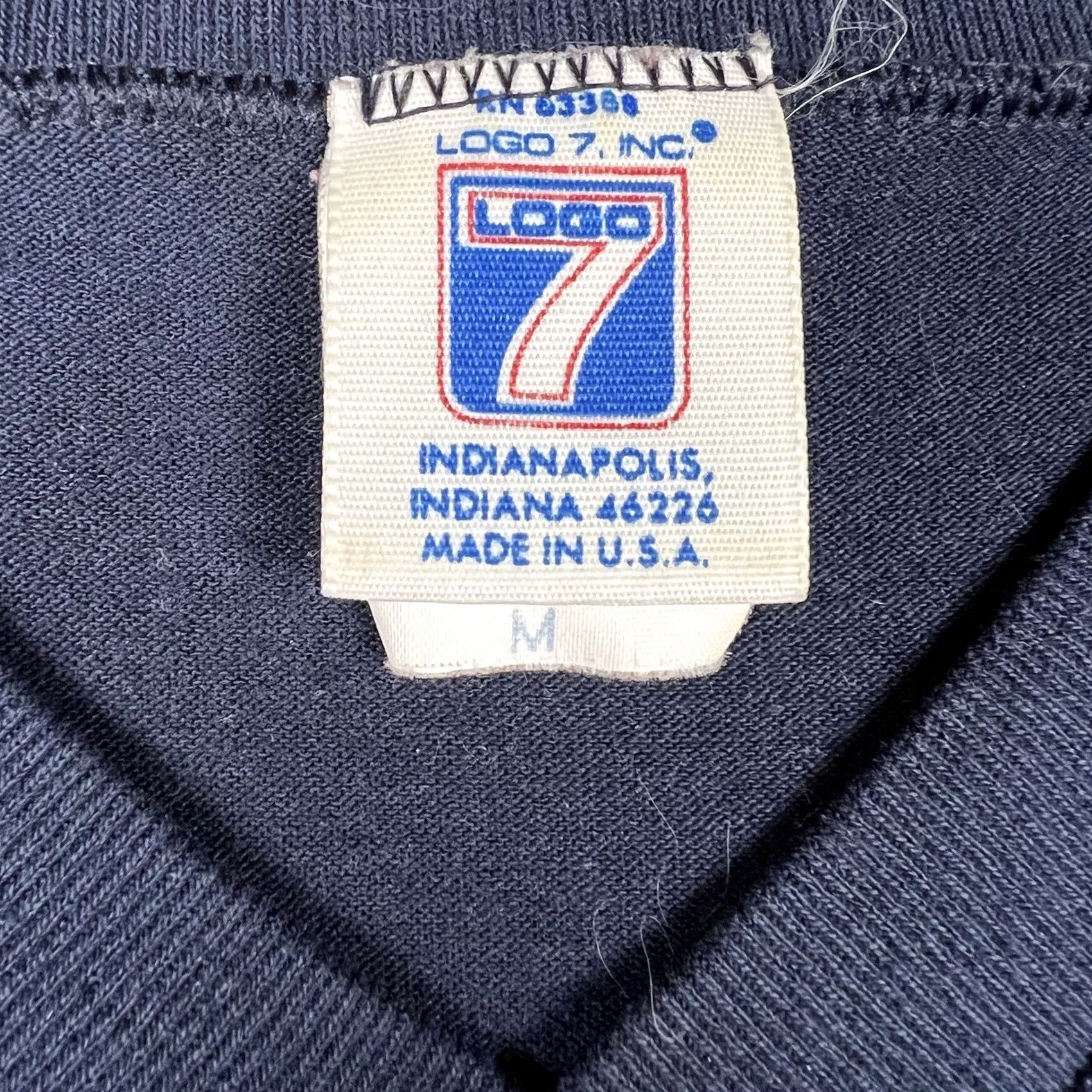 Logo 7 VINTAGE Chicago Bears 1995 Logo 7 Single Stitch Shirt M Blue 50/50 Cotton Polyester Graphic Print Mens Womens Regular T-Shirt 90s Vintage Size US M / EU 48-50 / 2 - 2 Thumbnail