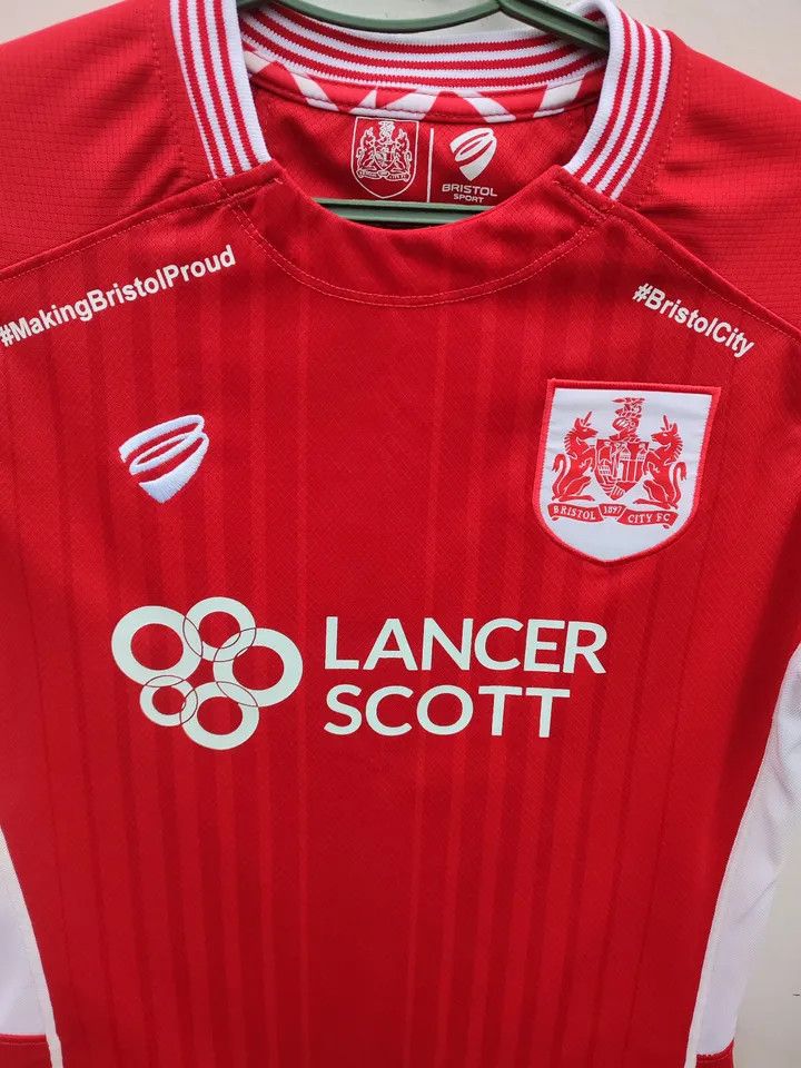 F.C. Real Bristol Bristol City fc 2016/17 FOOTBALL SHIRT SOCCER JERSEY Size US S / EU 44-46 / 1 - 3 Thumbnail