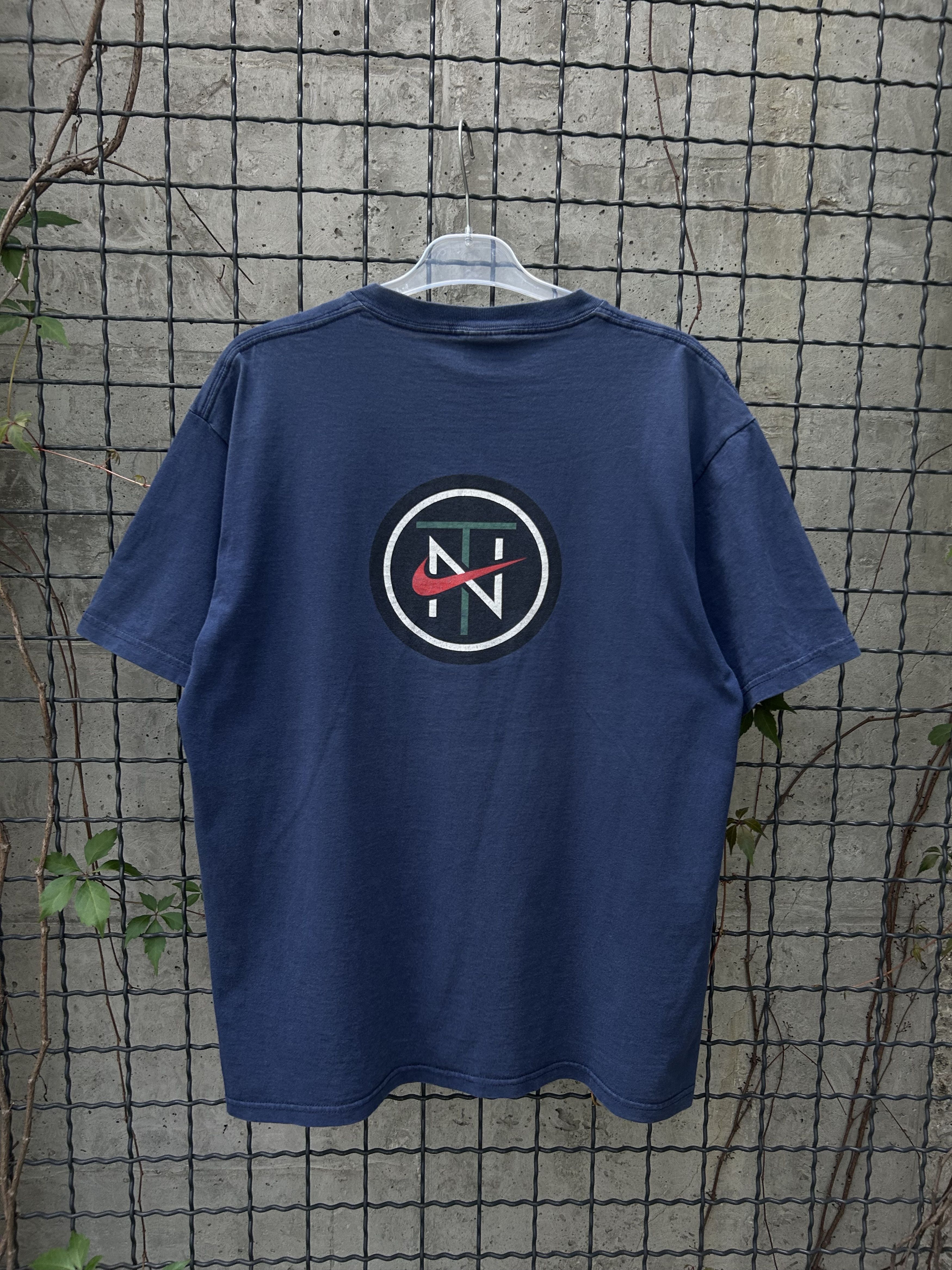 Nike Vintage 90s Nike Town Chicago Streetwear T-shirt Size US M / EU 48-50 / 2 - 2 Thumbnail