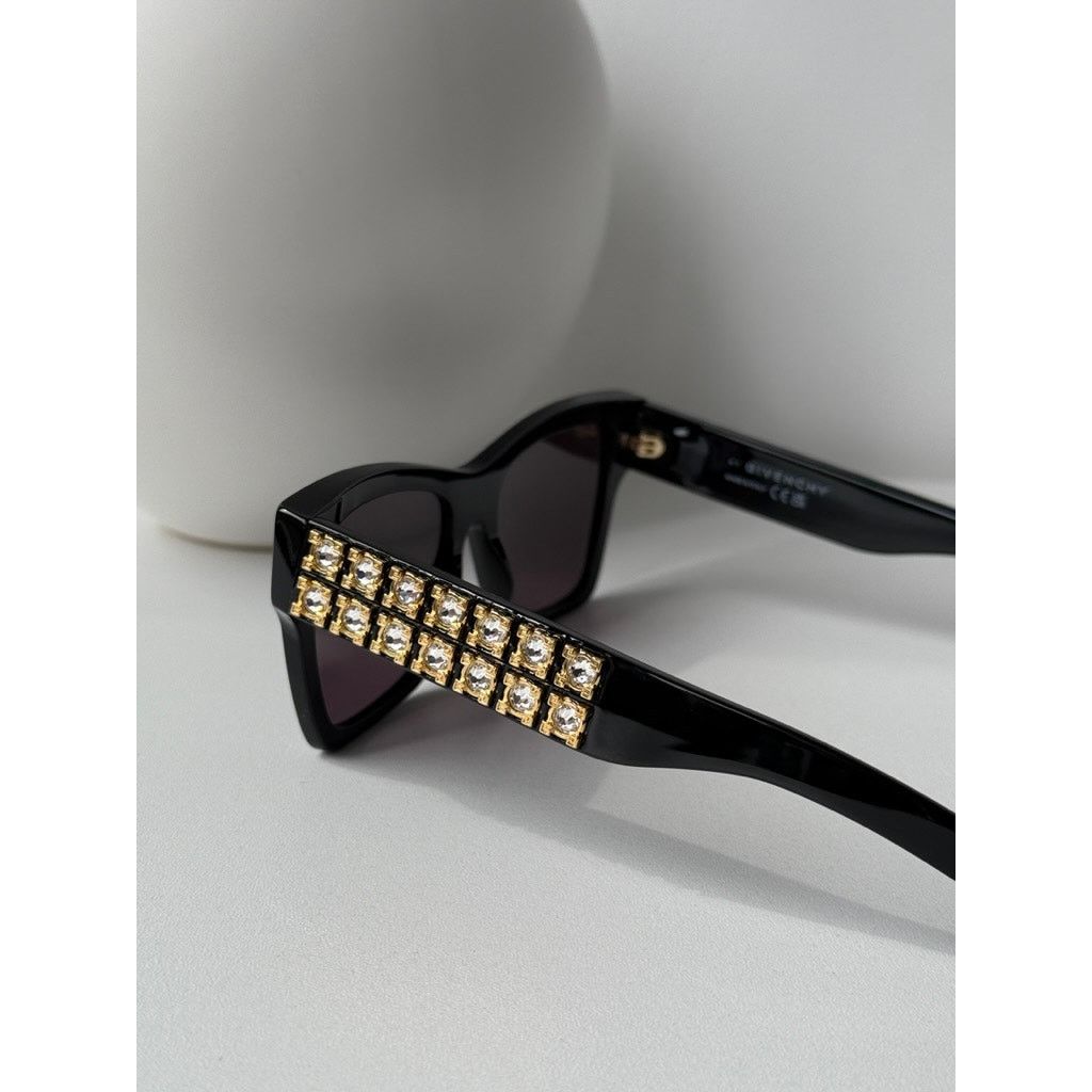 Givenchy NEW Givenchy GV40076I Cat Eye Black Crystal Sunglasses $700 Size ONE SIZE - 8 Thumbnail