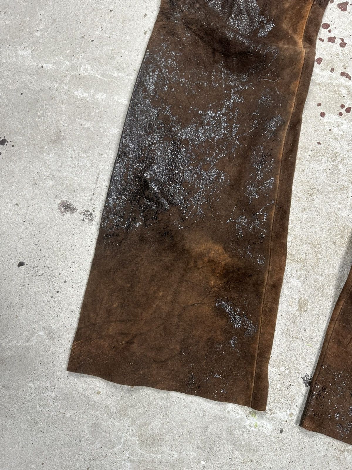 Roberto Cavalli AW2000 Roberto Cavalli Brown Leather Eroded Burnt Pants Size US 30 / EU 46 - 4 Thumbnail