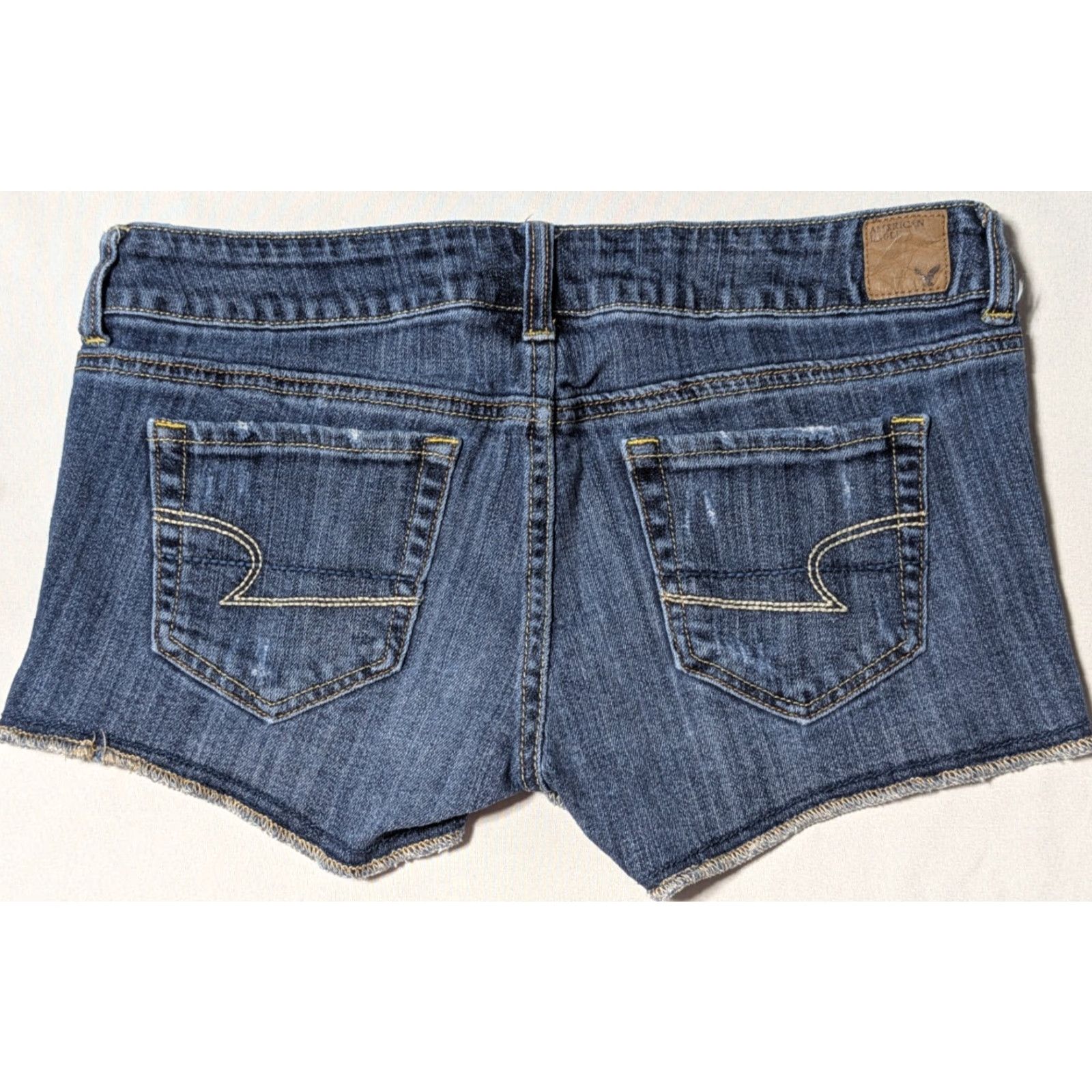American Eagle Outfitters AMERICAN EAGLE STRETCH Women 6 Denim Blue Jean Shorts Casual 5-Pocket Design Low Rise Size 28" / US 6 / IT 42 - 4 Thumbnail