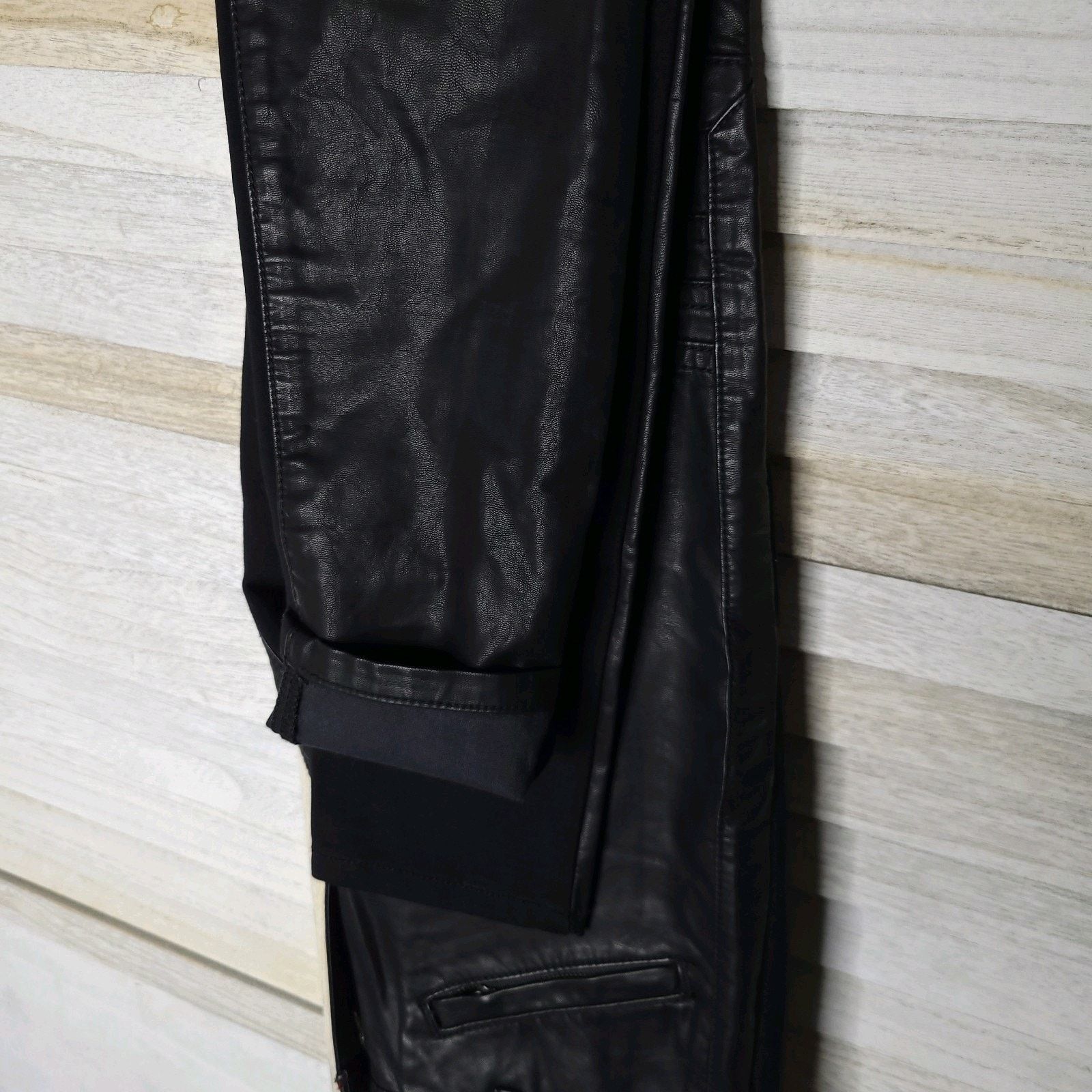 Anthropologie Pilcro Anthropologie 26 Vegan Leather Pants Black Skinny Size 28" / US 6 / IT 42 - 4 Thumbnail