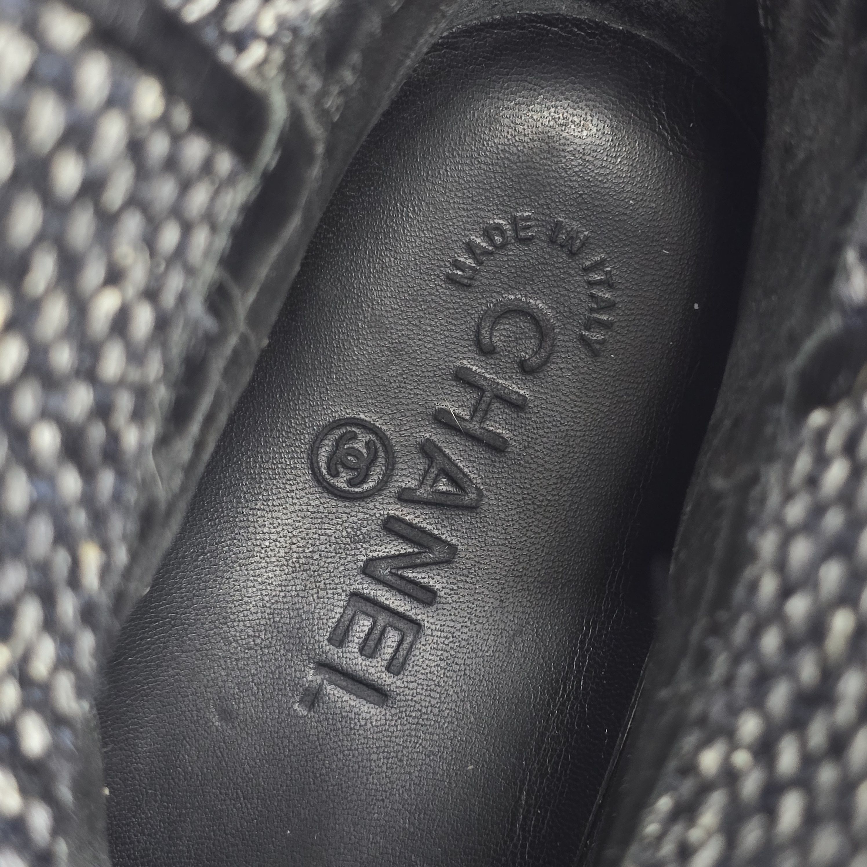 Chanel Chanel - Leather and Tweed Foldover Short Boot Size US 8 / IT 38 - 10 Thumbnail