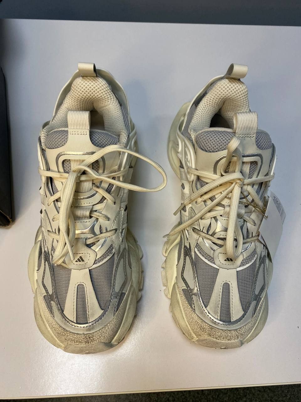 Adidas XLG Runner Deluxe Sail Grey/Core White/Off White Size US 9.5 / EU 42-43 - 3 Thumbnail