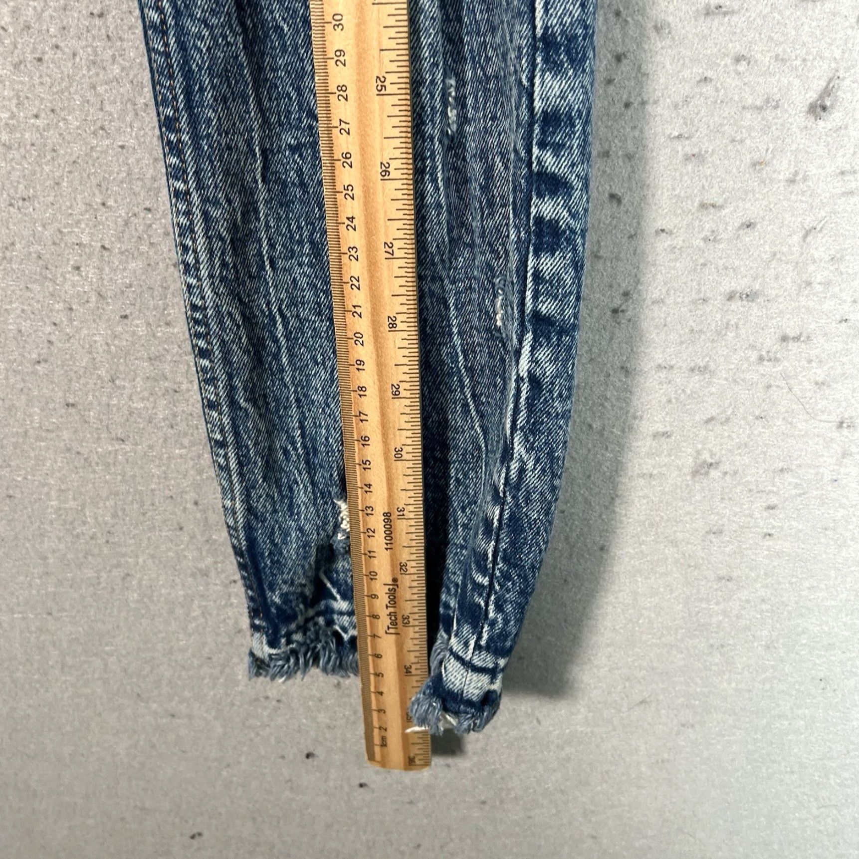Abercrombie & Fitch VINTAGE Abercrombie & Fitch Mom Jeans Womens 00 Blue Medium Wash Slim Fit High Rise Denim 23 Inseam Size 24" / US 00 / IT 34 - 4 Thumbnail