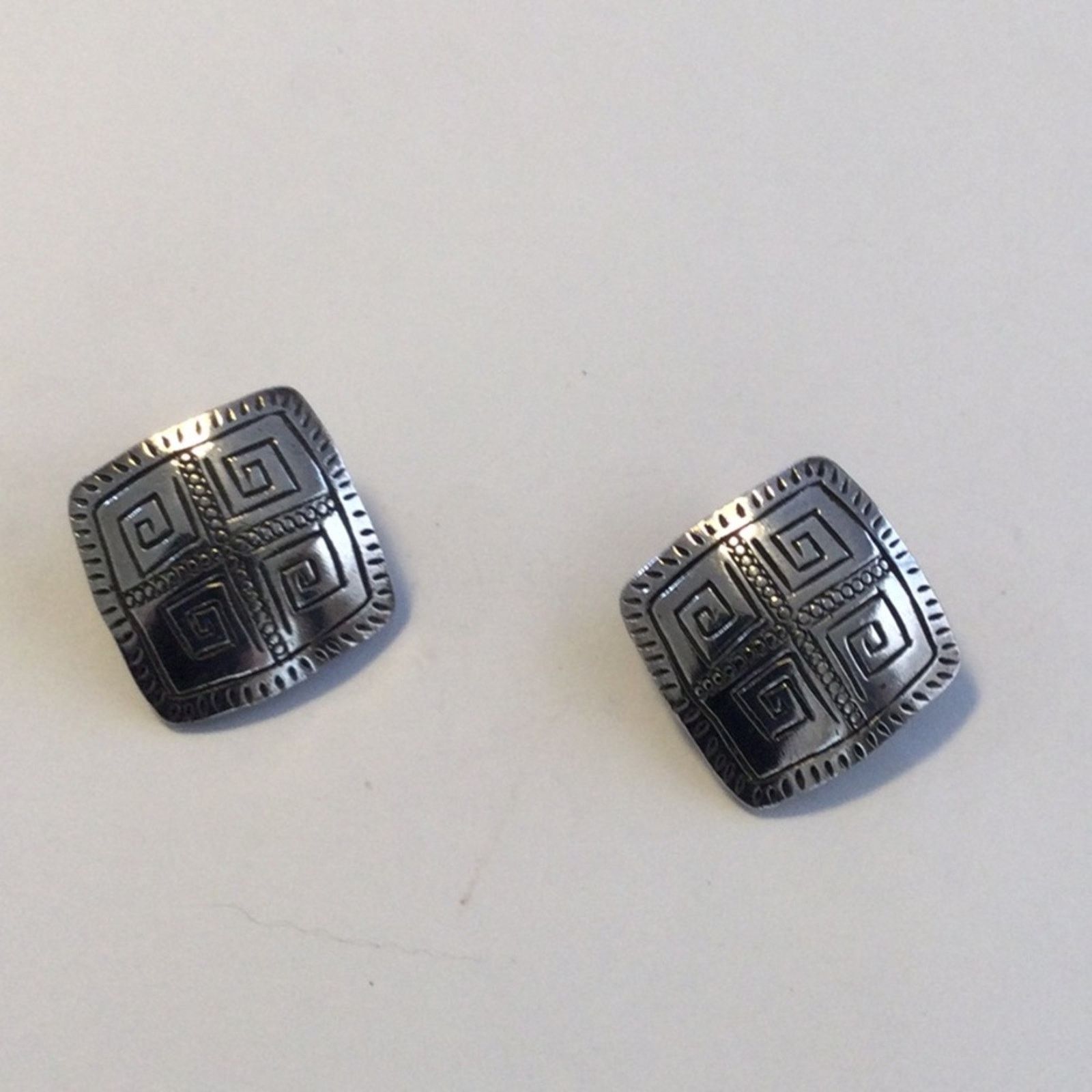 Other Vintage Mondernist Silver Tone Tribal Aztec Clip-On Earrings Size ONE SIZE - 16 Thumbnail