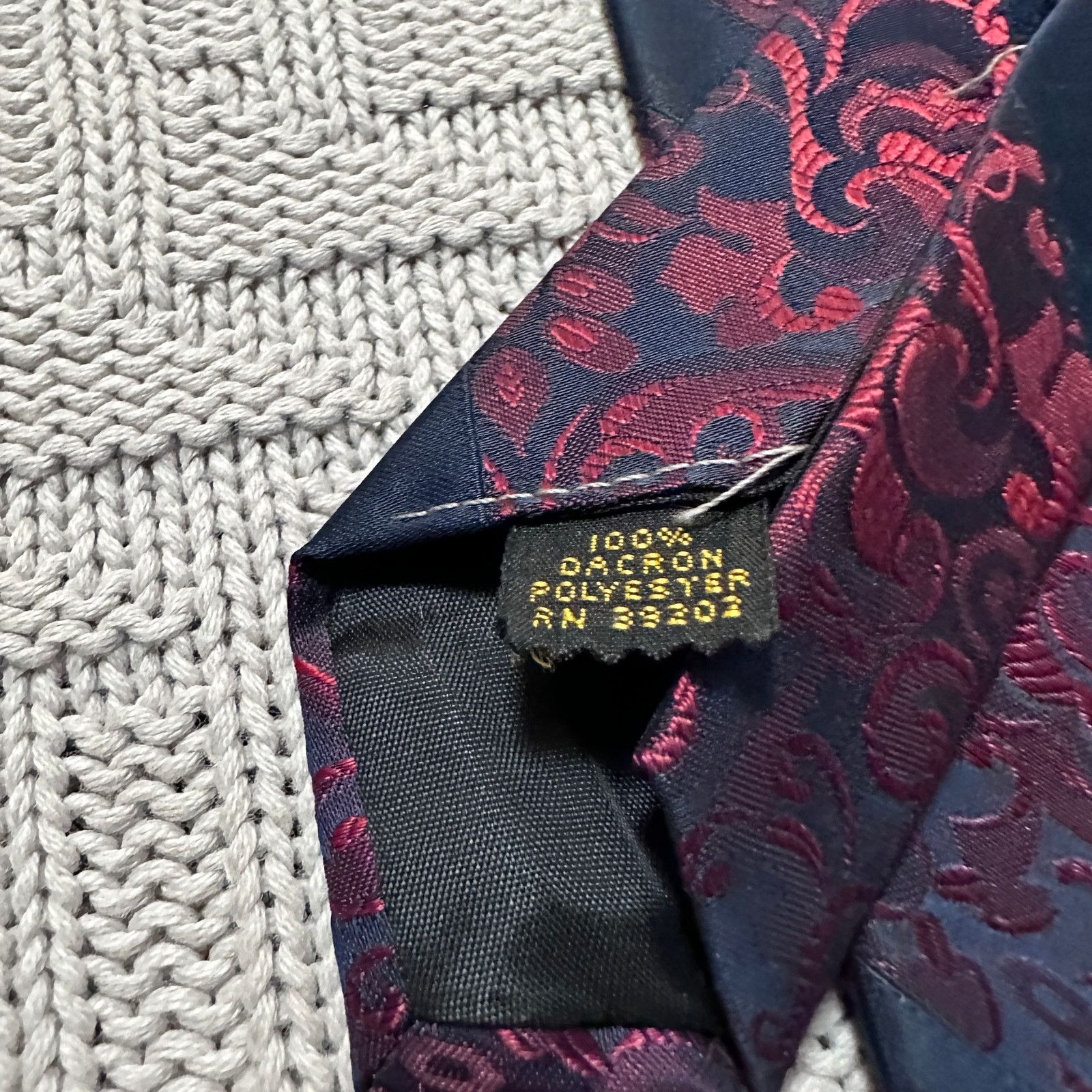 Vintage Vintage metallic maroon paisley and black stripe men's tie Size ONE SIZE - 3 Thumbnail
