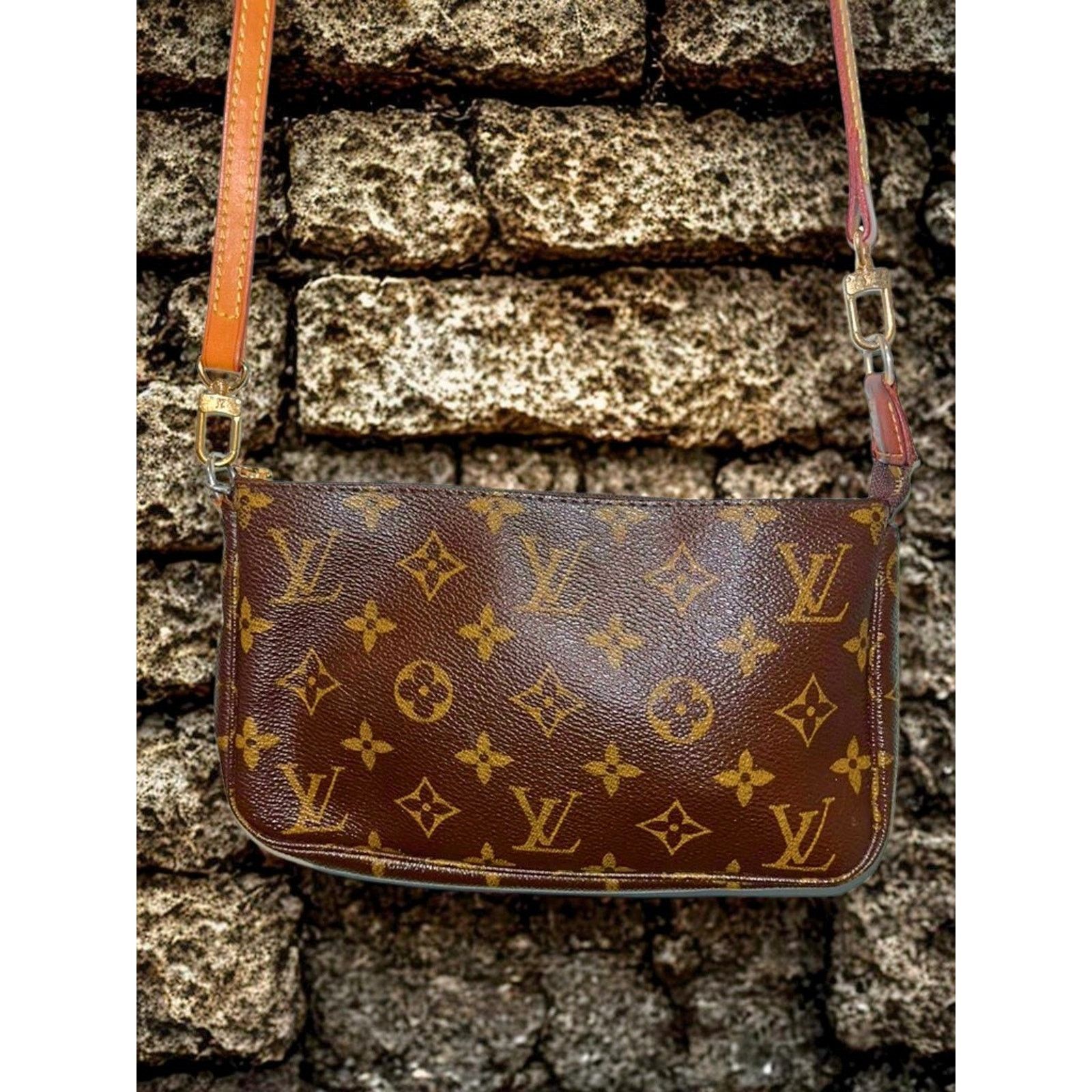 Louis Vuitton Louis Vuitton Monogram Pochette Accessories Shoulder Bag Size ONE SIZE - 6 Thumbnail
