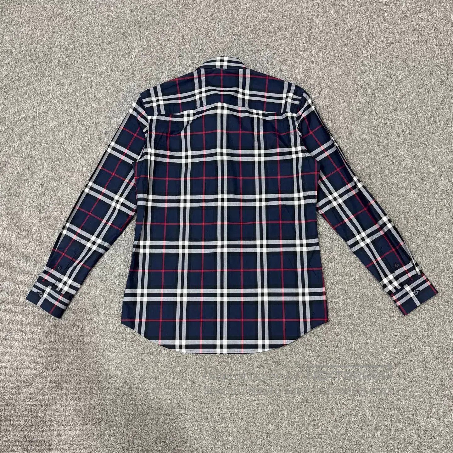 Burberry Plaid Long-Sleeve Button-Up Shirt. Size US S / EU 44-46 / 1 - 2 Thumbnail