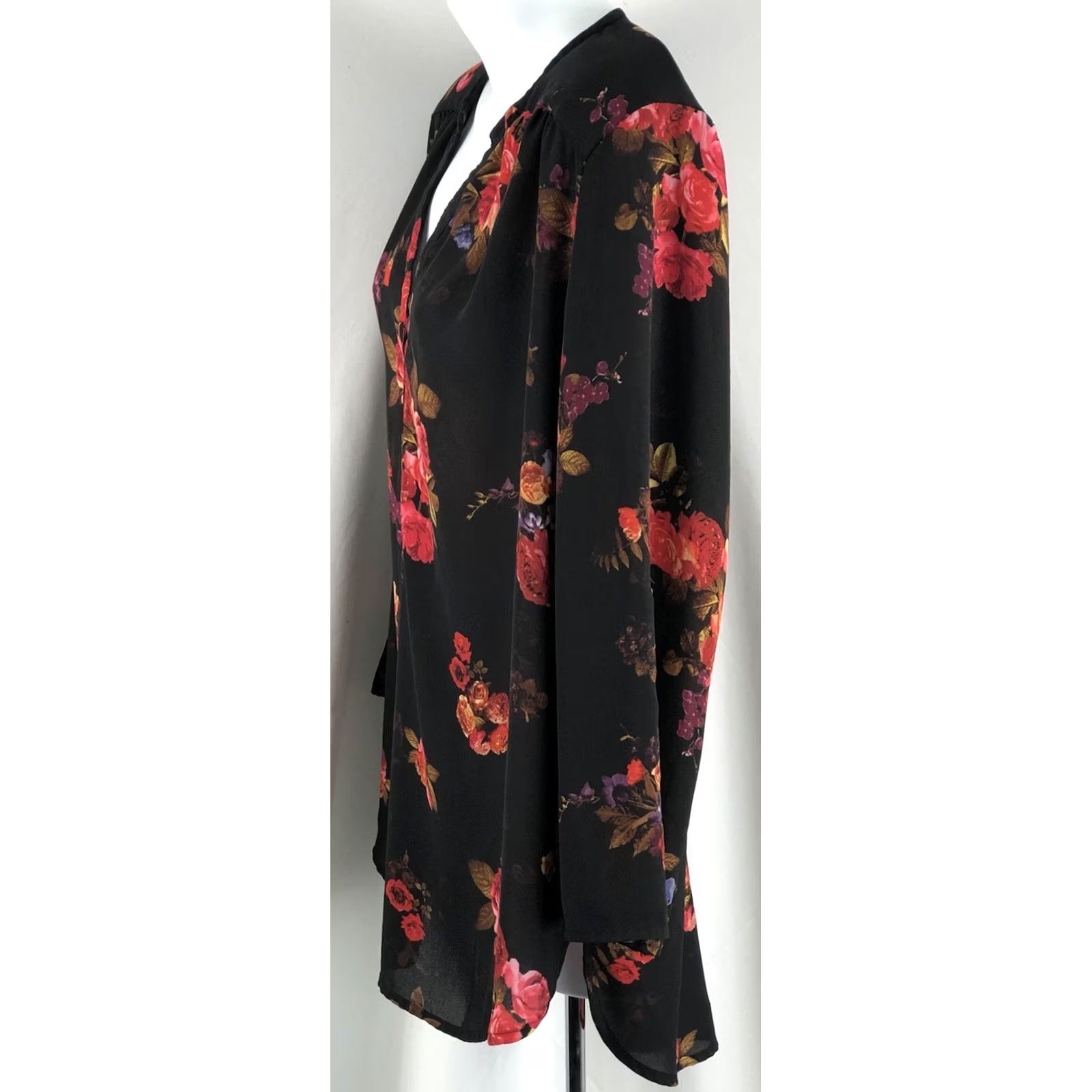 Vintage Tacera Blouse Womens Flowy Top L Black Red Roses 3/4 Sleeve V-Neck Fairy Whimsigoth 90s Size L / US 10 / IT 46 - 2 Thumbnail