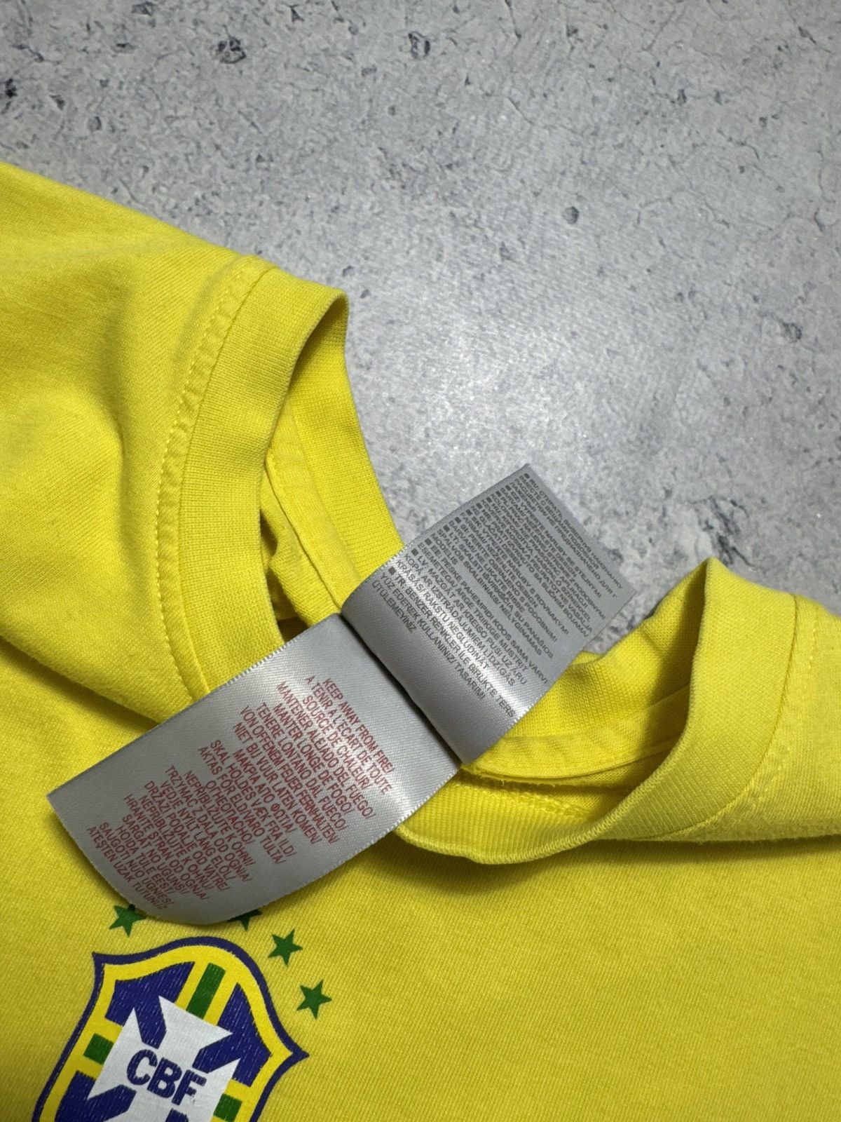 Nike Nike Brasil #7 Ronaldinho Vintage T-Shirt Soccer Jersey Size US L / EU 52-54 / 3 - 8 Thumbnail