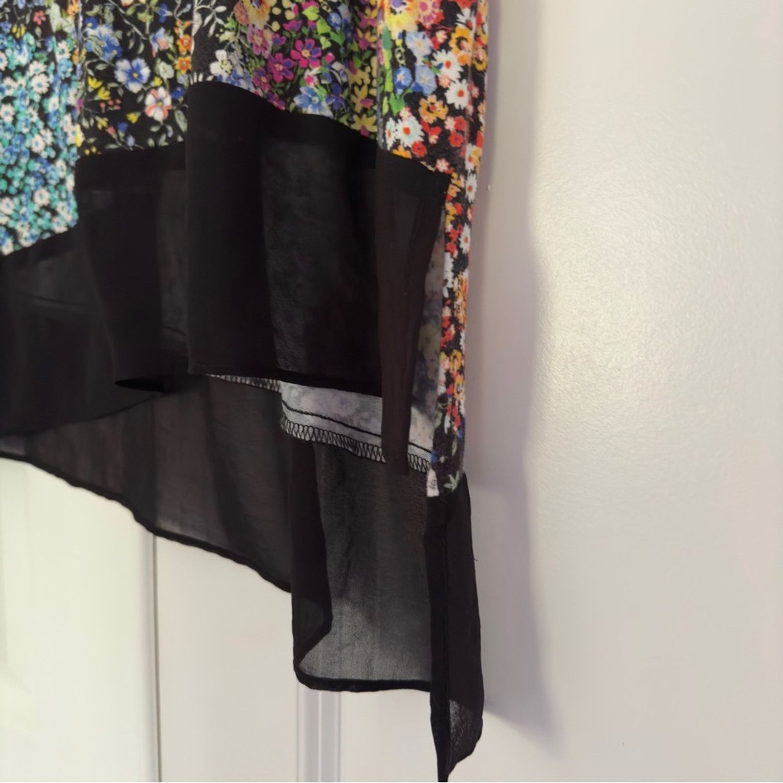Other Karen Kane colorful/black and white floral top asymmetric L Size L / US 10 / IT 46 - 3 Thumbnail