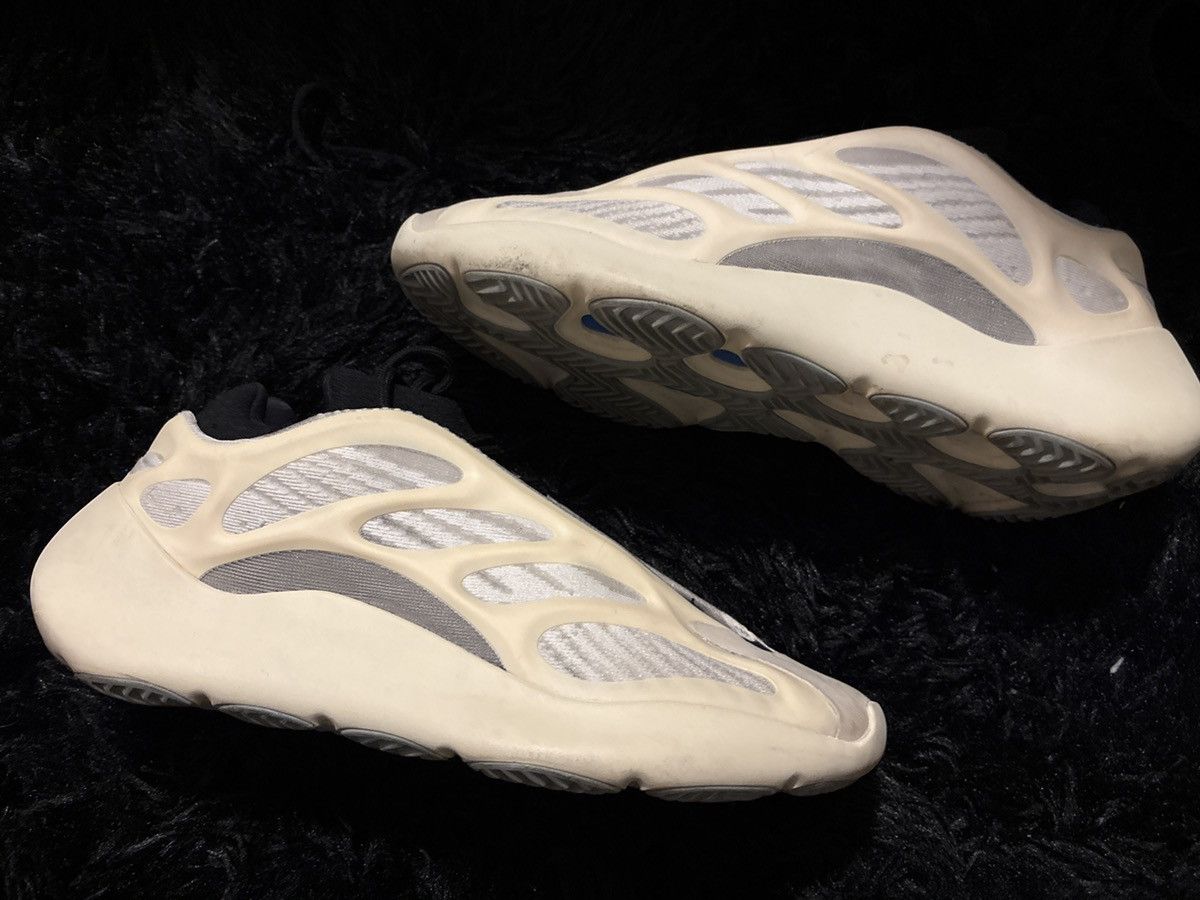 Yeezy Adidas Yeezy Boost 700 V3 Azael Size US 7.5 / EU 40-41 - 2 Thumbnail