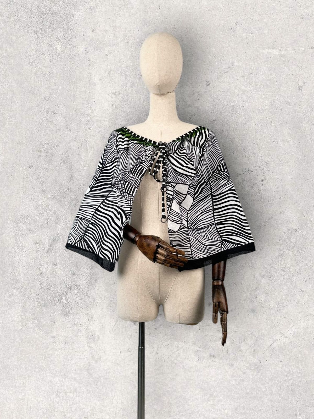 Hysteric Glamour Save the Queen Avant Garde Poncho Designer Size S / US 4 / IT 40 - 1 Thumbnail