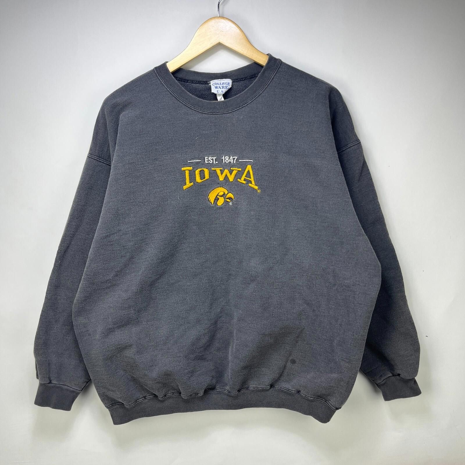 Other Vintage Iowa Hawkeyes University Faded Sweatshirt Large/XL Size ONE SIZE - 1 Thumbnail
