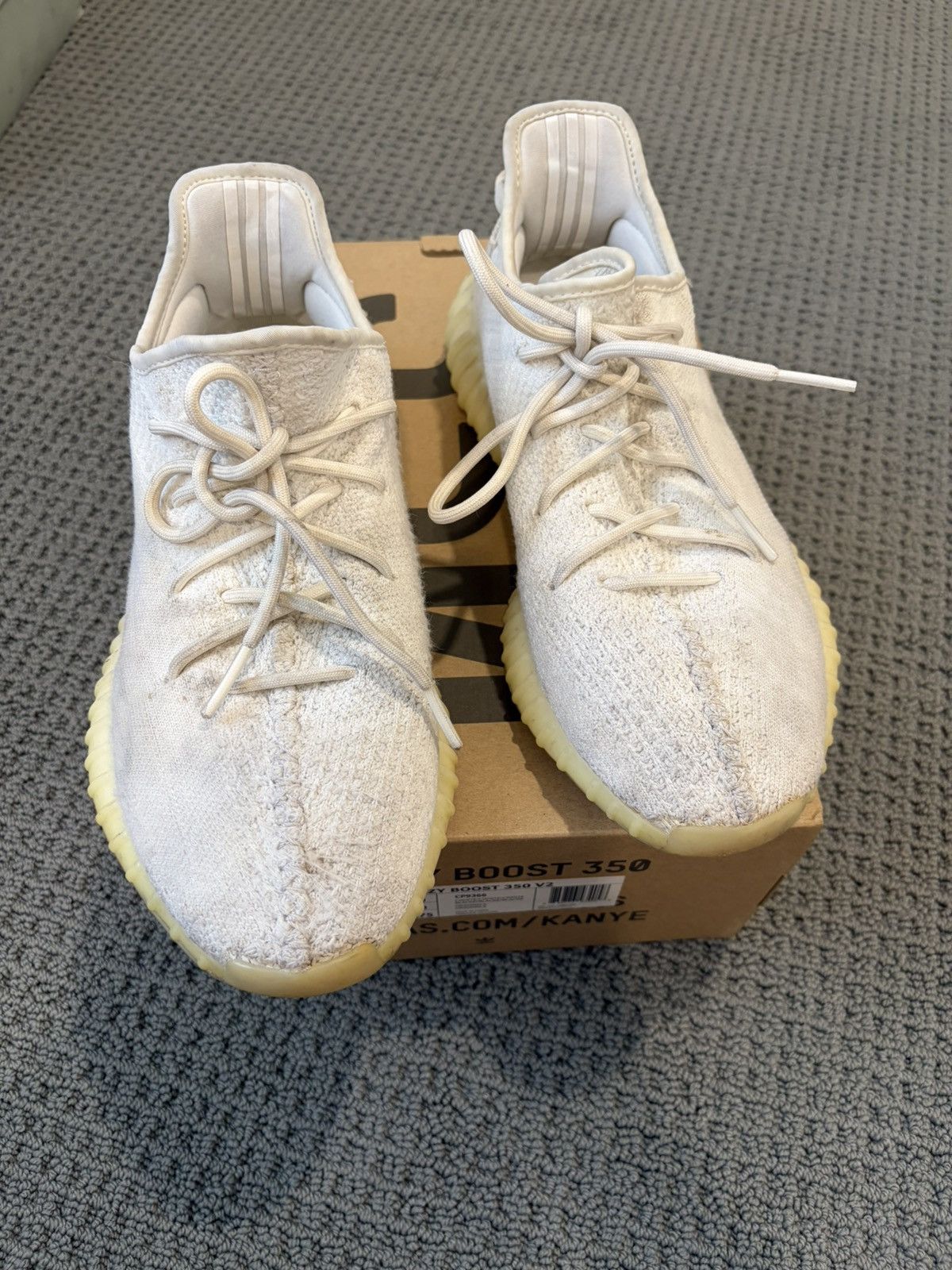 Yeezy Yeezy 350 v2 in Triple White. Excellent Size US 10.5 / EU 43-44 - 1 Thumbnail