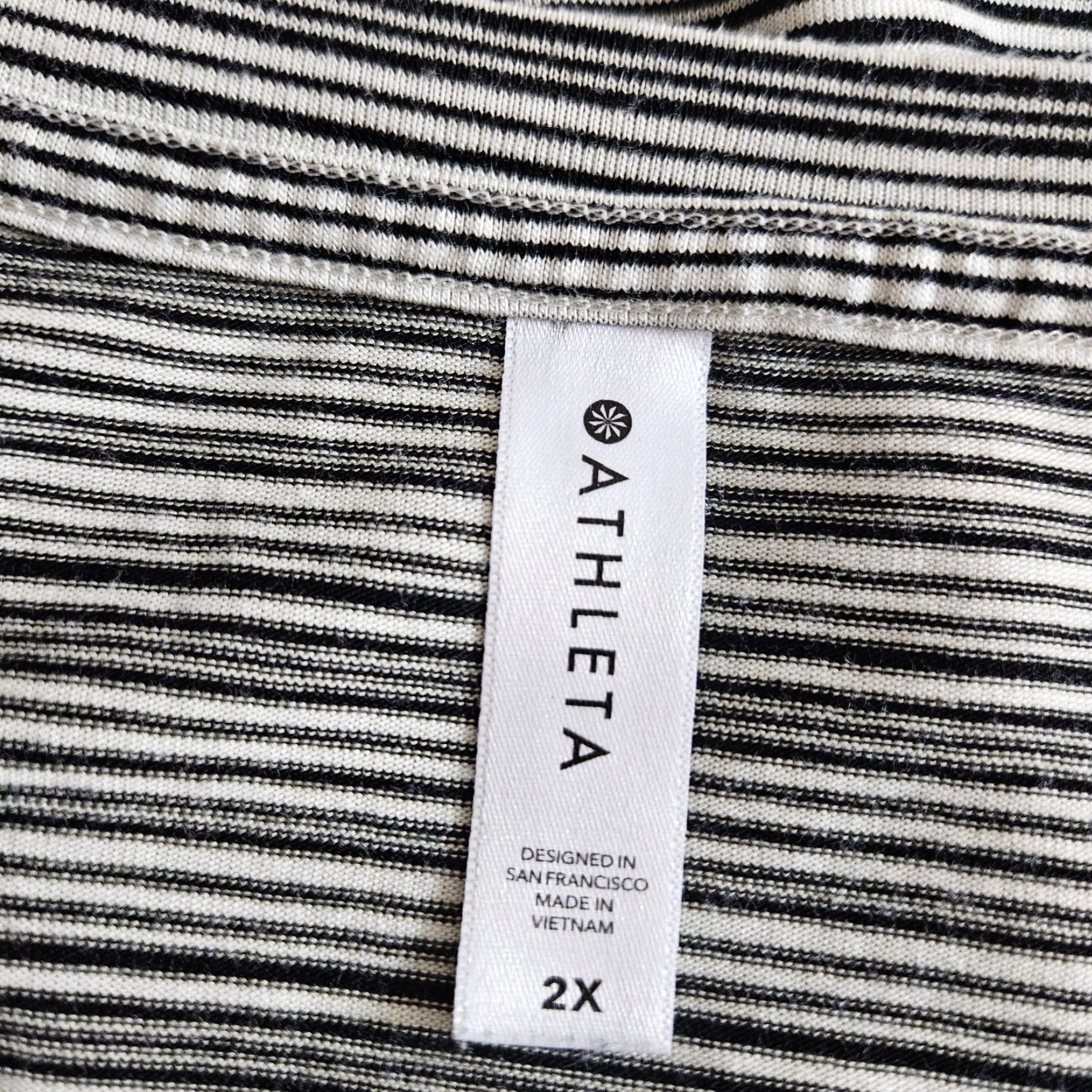 Athleta Athleta Womens Cloudlight Stratus Top 2X Black Striped Long Sleeve Shirt Activewear Womens Size XXL / US 16-18 / IT 52-54 - 5 Thumbnail