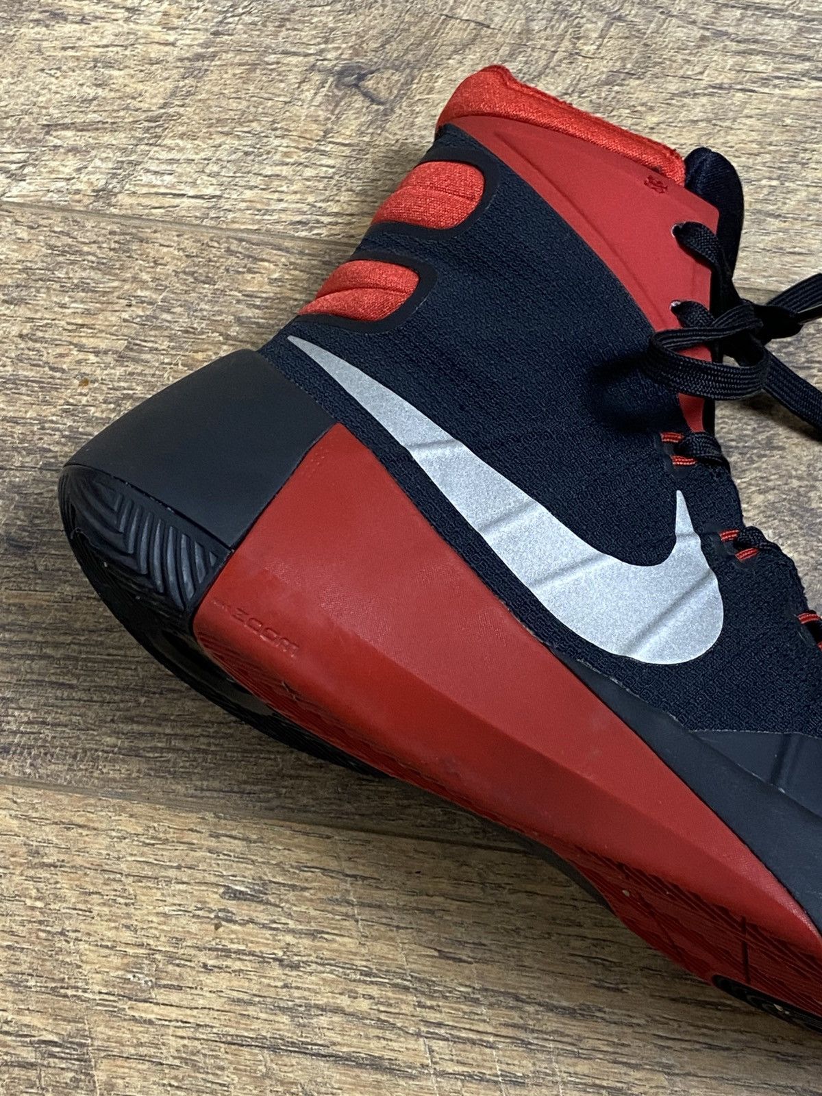 Nike Nike Hyperdunk 2015 "Bred" Futuristic High Top Rare Size US 8.5 / EU 41-42 - 2 Thumbnail