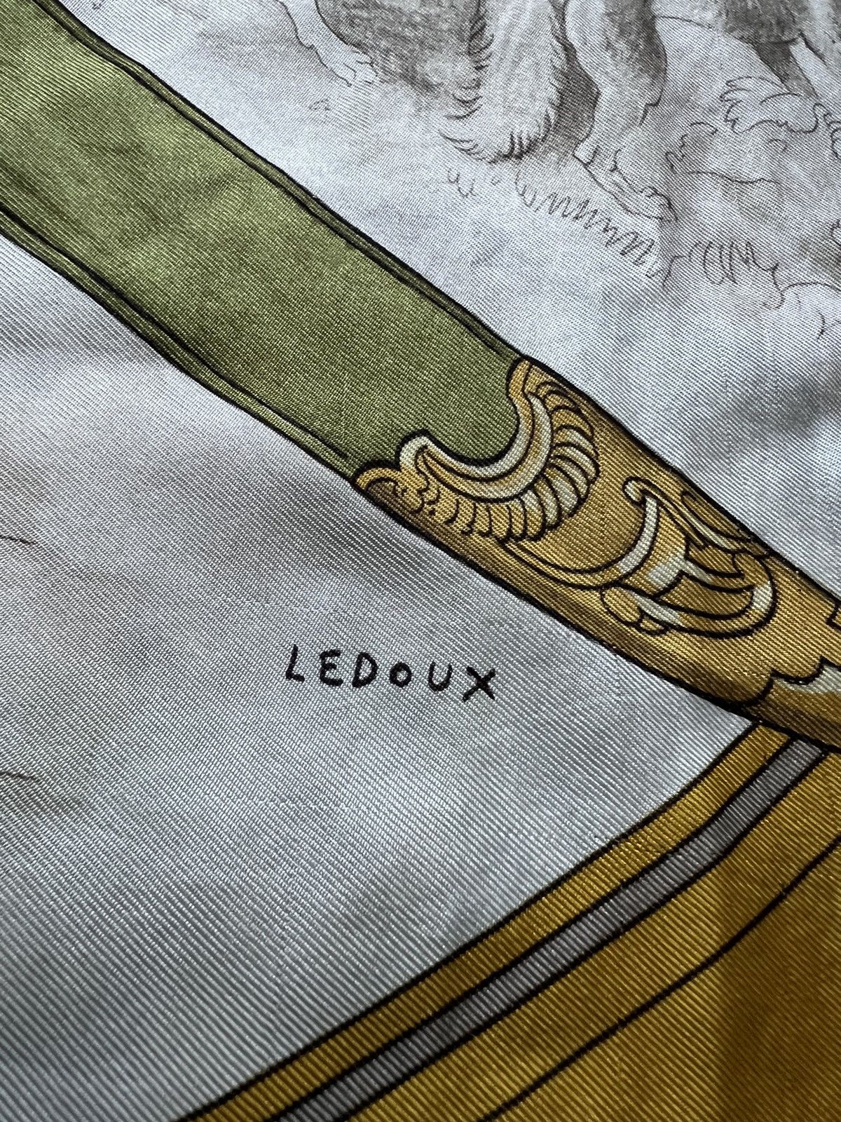 Hermes Rare Hermes Ledoux vintage Hunting weapon Silk Scarf Shawl Size ONE SIZE - 11 Thumbnail