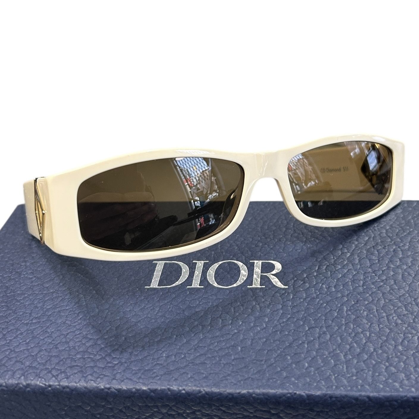 Dior × Travis Scott Dior X Travis Scott SS22 CD Diamond S1I Ivory Sunglasses Size ONE SIZE - 3 Thumbnail