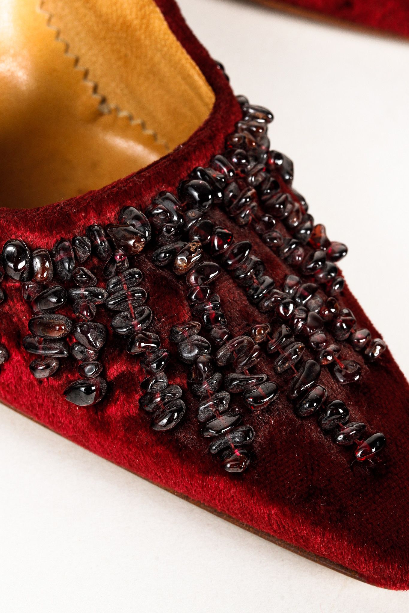 Gucci Gucci by Tom Ford S/S 1999 Velvet Onyx Embellished Pumps Size US 7 / IT 37 - 7 Thumbnail