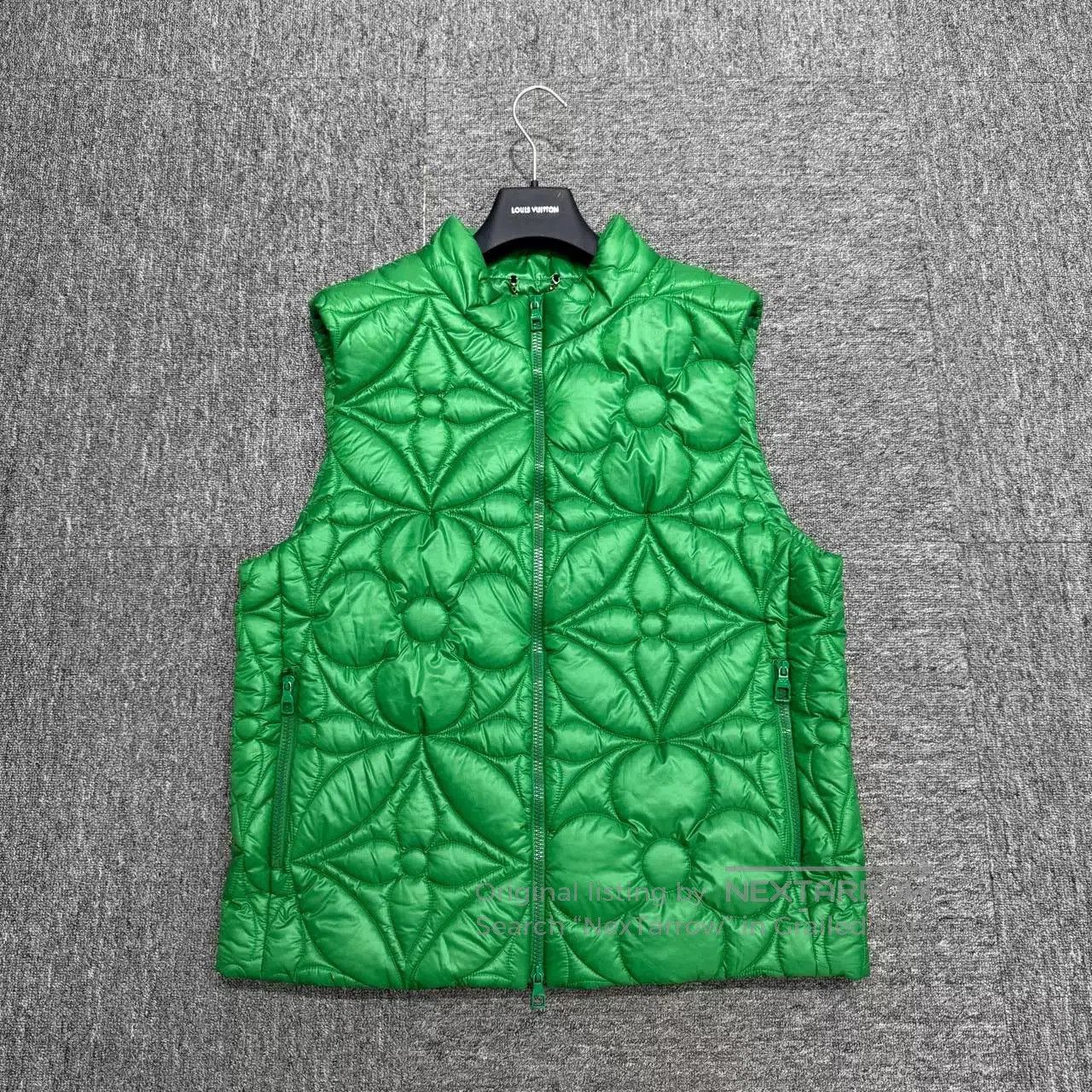 Louis Vuitton Louis Vuitton Embossed Three-Flower Vest. Size US L / EU 52-54 / 3 - 1 Thumbnail
