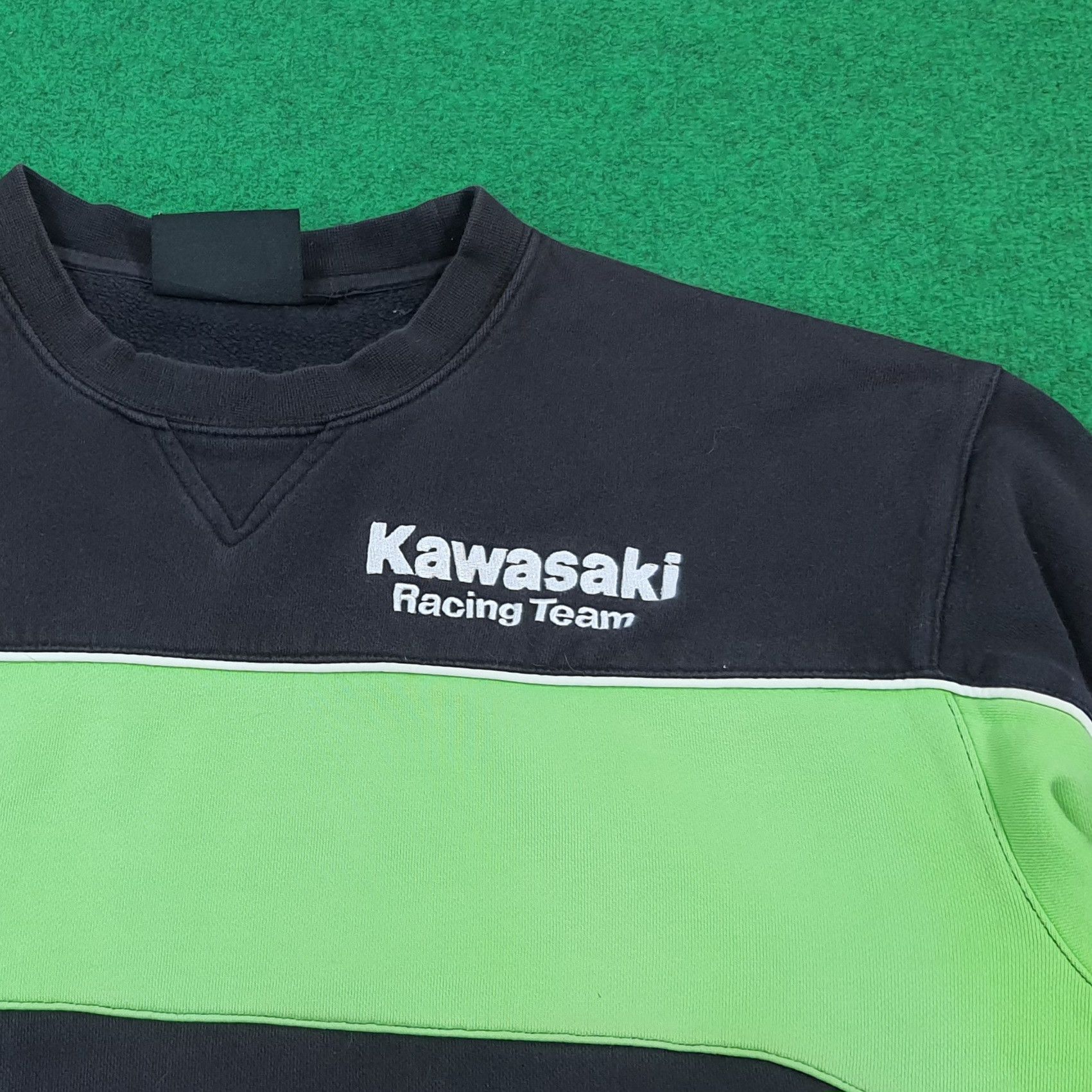 Japanese Brand Vintage 2002 Kawasaki Racing Team MotoGP Motorcross Crewneck Size US L / EU 52-54 / 3 - 5 Thumbnail