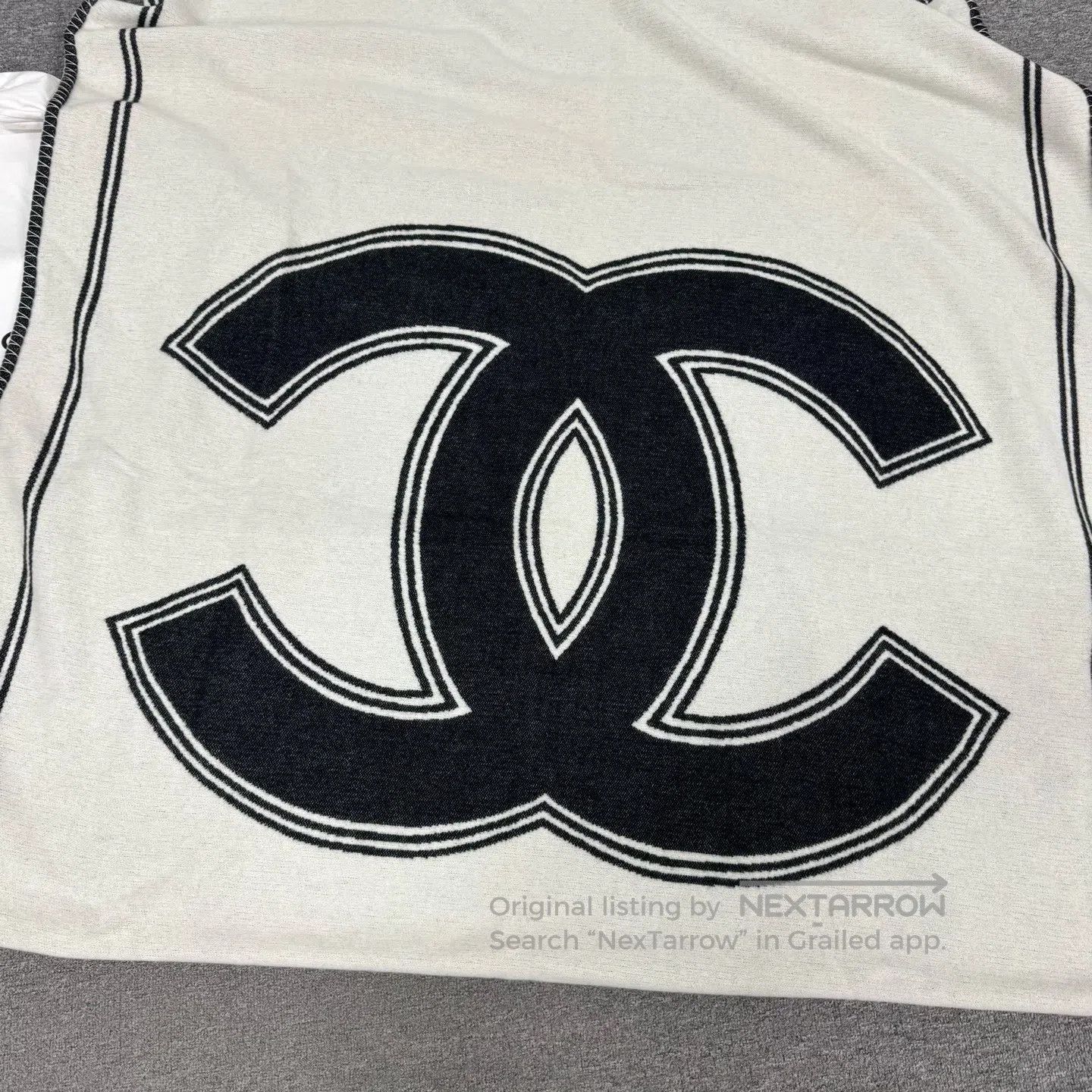 Chanel Chanel 21B Classic Double-C Logo, Double-Sided, Cashmere S Size ONE SIZE - 3 Thumbnail