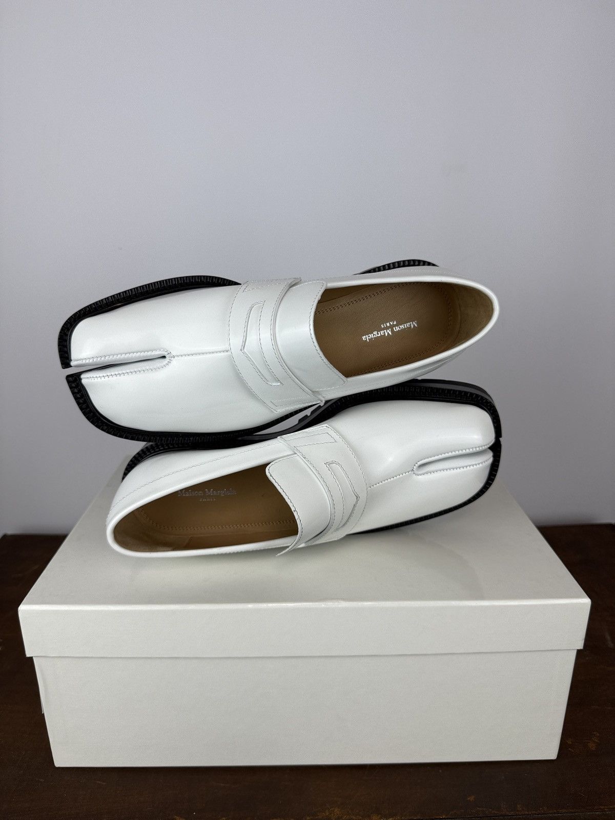 Maison Margiela White Maison Martin Margiela Tabi loafers (new with box) Size US 7.5 / IT 37.5 - 6 Thumbnail
