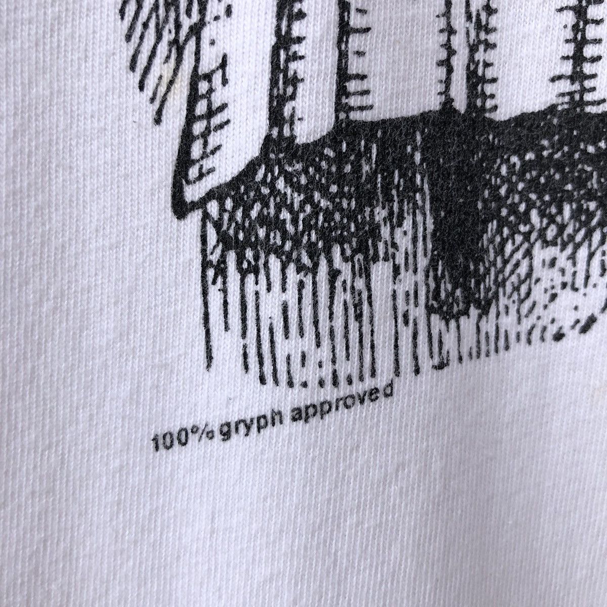 Vintage Vintage Alice in Wonderland Mad Hatters Tea Party Tshirt Size US L / EU 52-54 / 3 - 10 Thumbnail