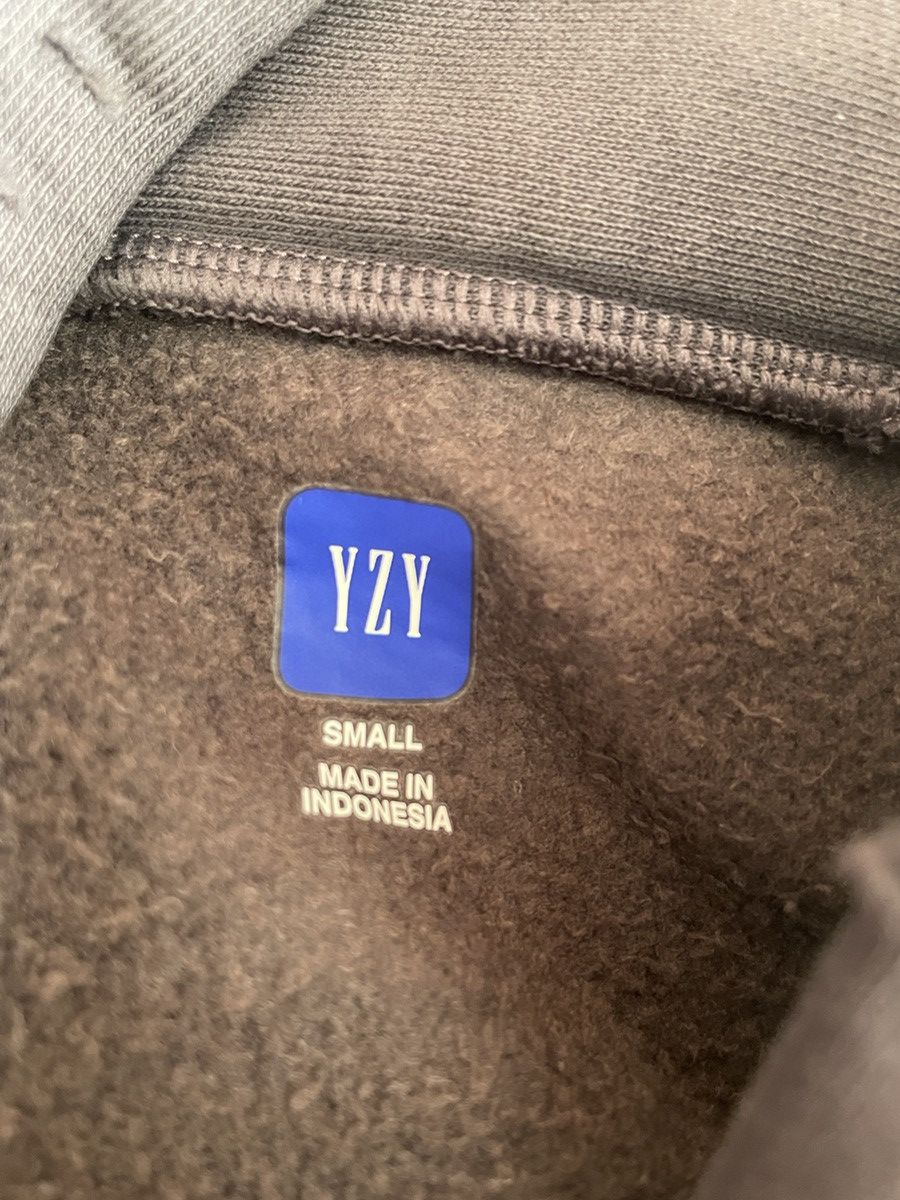 Balenciaga × Gap × Kanye West Yeezy Gap Balenciaga High Neck Distressed Mockneck Sweater Size US S / EU 44-46 / 1 - 3 Thumbnail