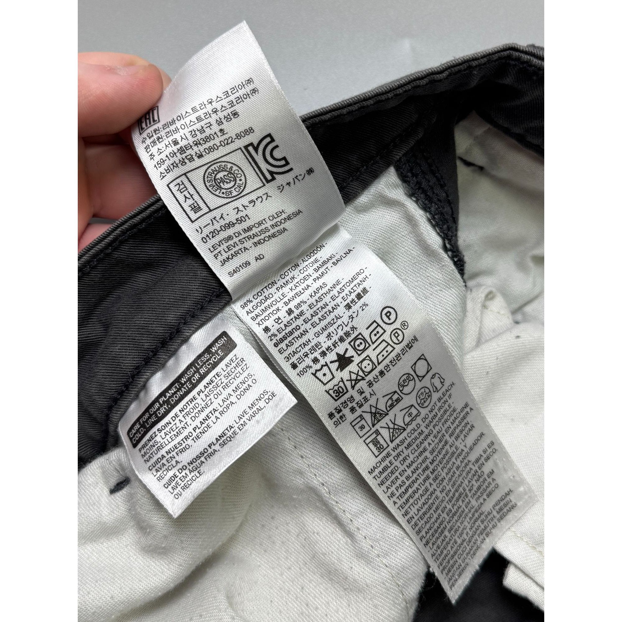 Levi's Levi’s Gray Cargo Pants (Y1161) Size US 36 / EU 52 - 11 Thumbnail