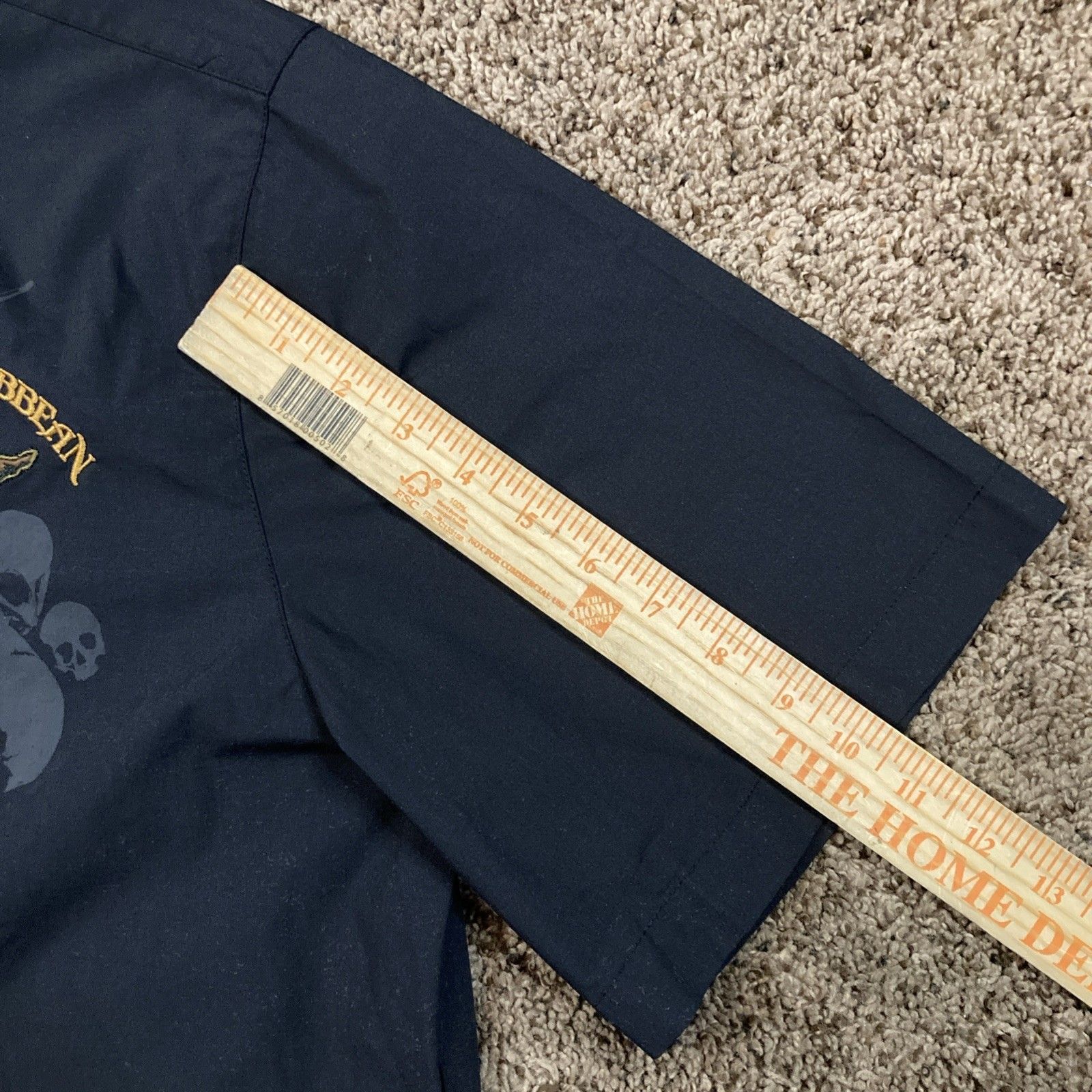 Disney VINTAGE DISNEYLAND RESORT PIRATES OF THE CARIBBEAN Shirt XL Size US XL / EU 56 / 4 - 6 Thumbnail