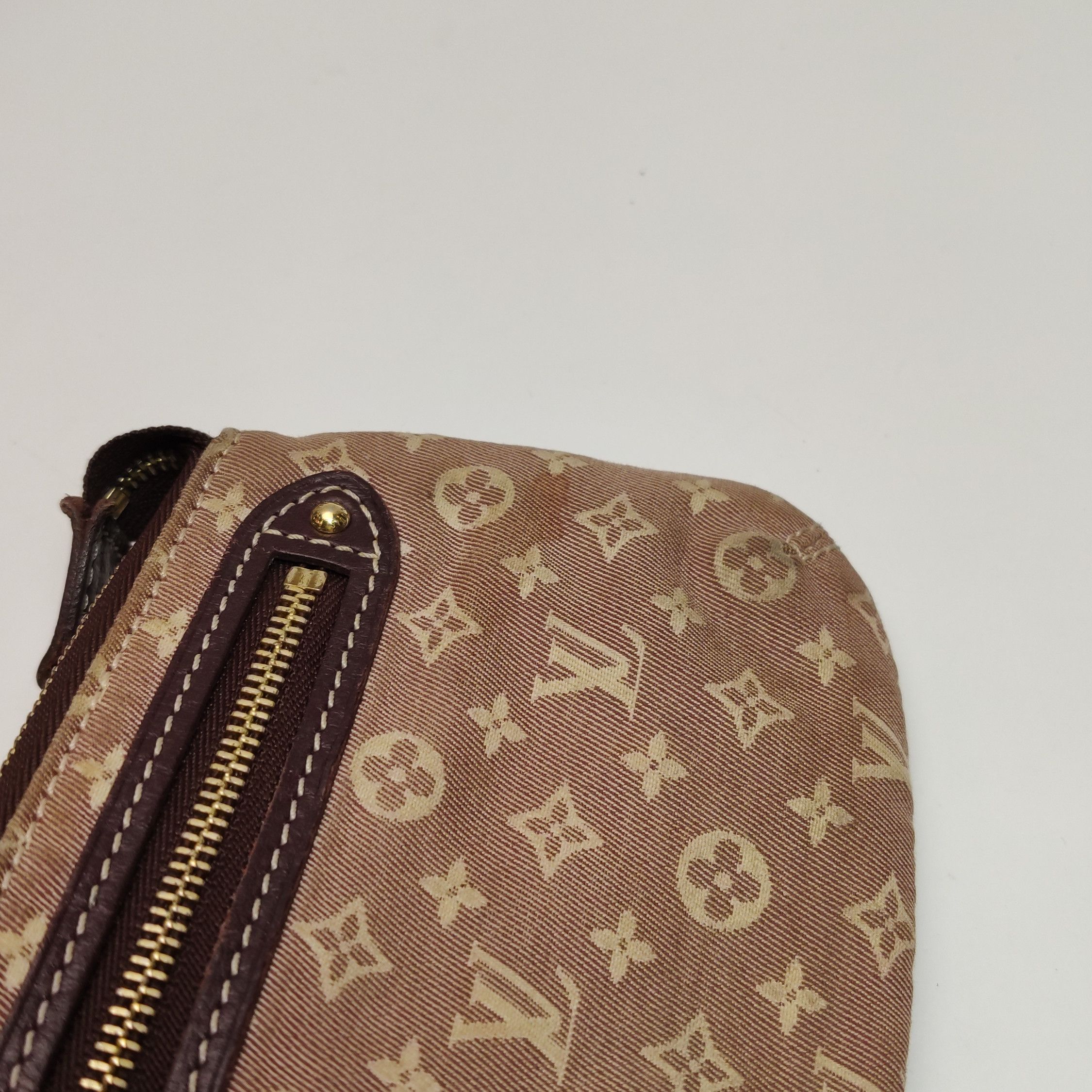 Louis Vuitton Louis Vuitton (LV) Cowhide Canvas Monochrome Zipper Handbag Size ONE SIZE - 8 Thumbnail