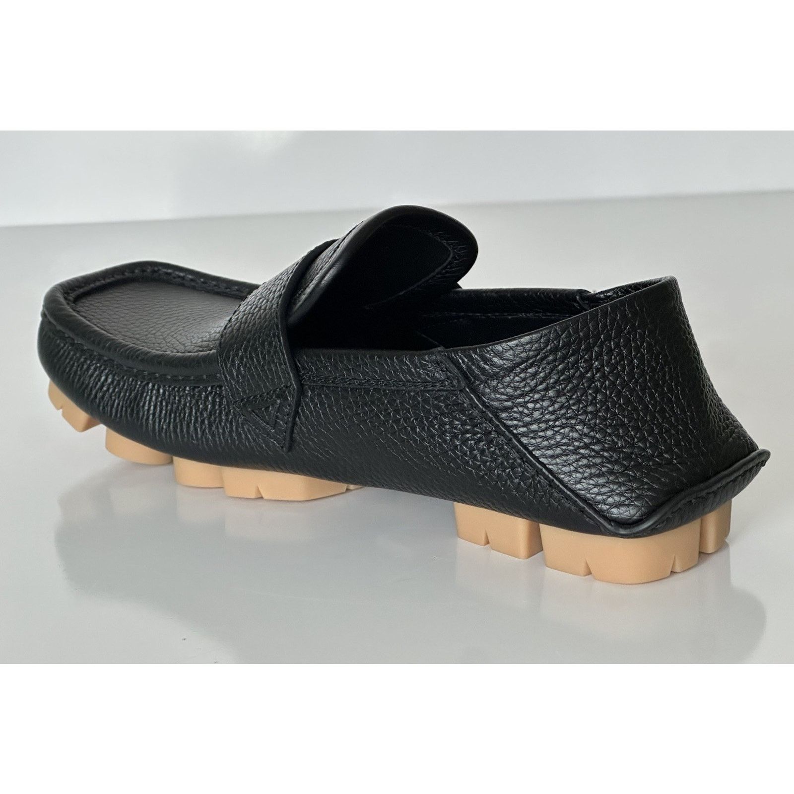 Bottega Veneta Bottega Veneta Men’s Leather Shore Shoes Black 10 US 786809 Size US 10 / EU 43 - 8 Thumbnail