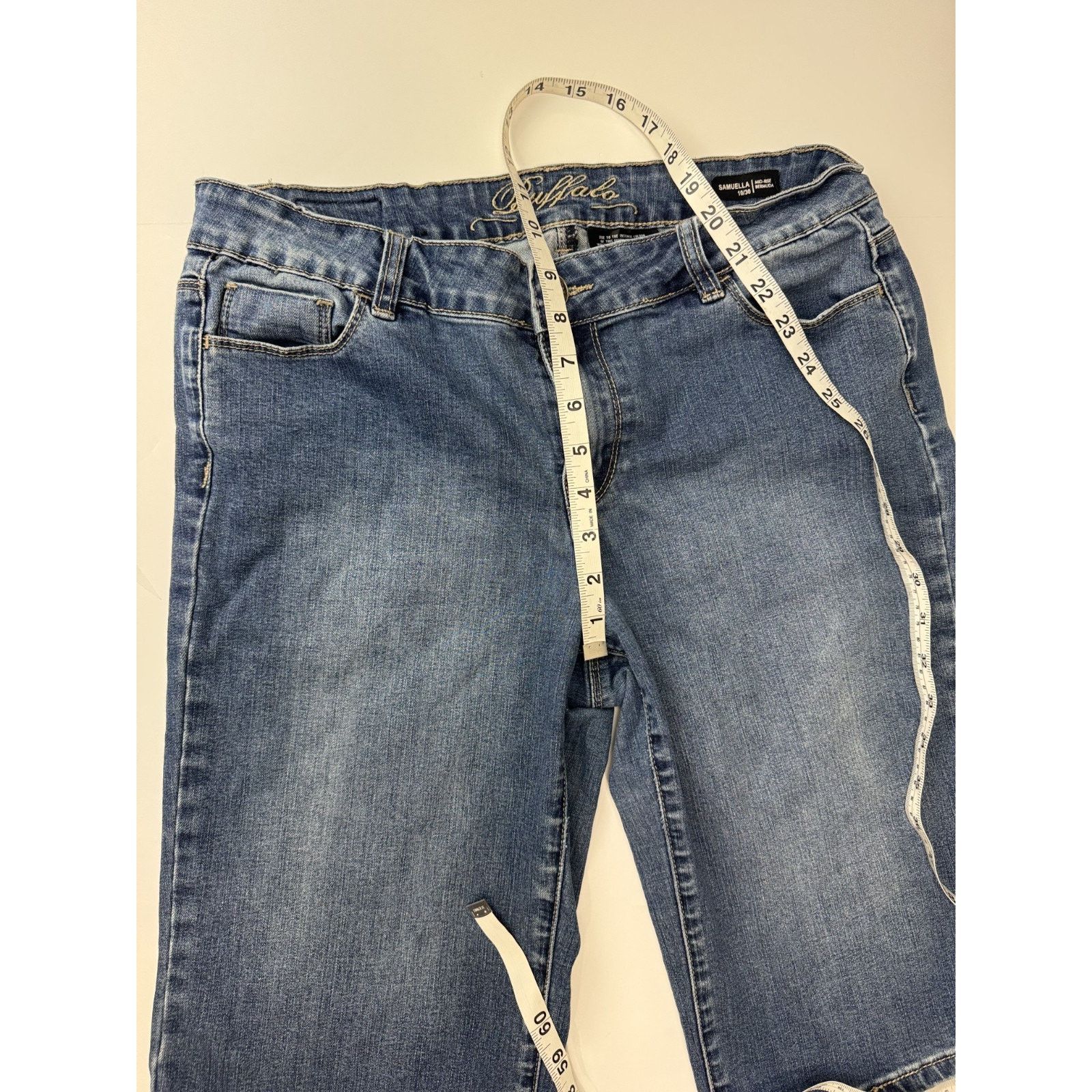 Other Buffalo David Bitton Jorts Samuella Mid-Rise Bermuda 10 / 30 Size 32" / US 10 / IT 46 - 4 Thumbnail