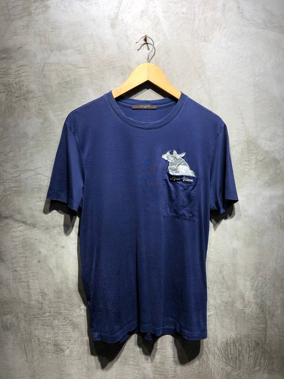 Louis Vuitton Louis Vuitton Rhino Embroidered tee Size US M / EU 48-50 / 2 - 1 Thumbnail